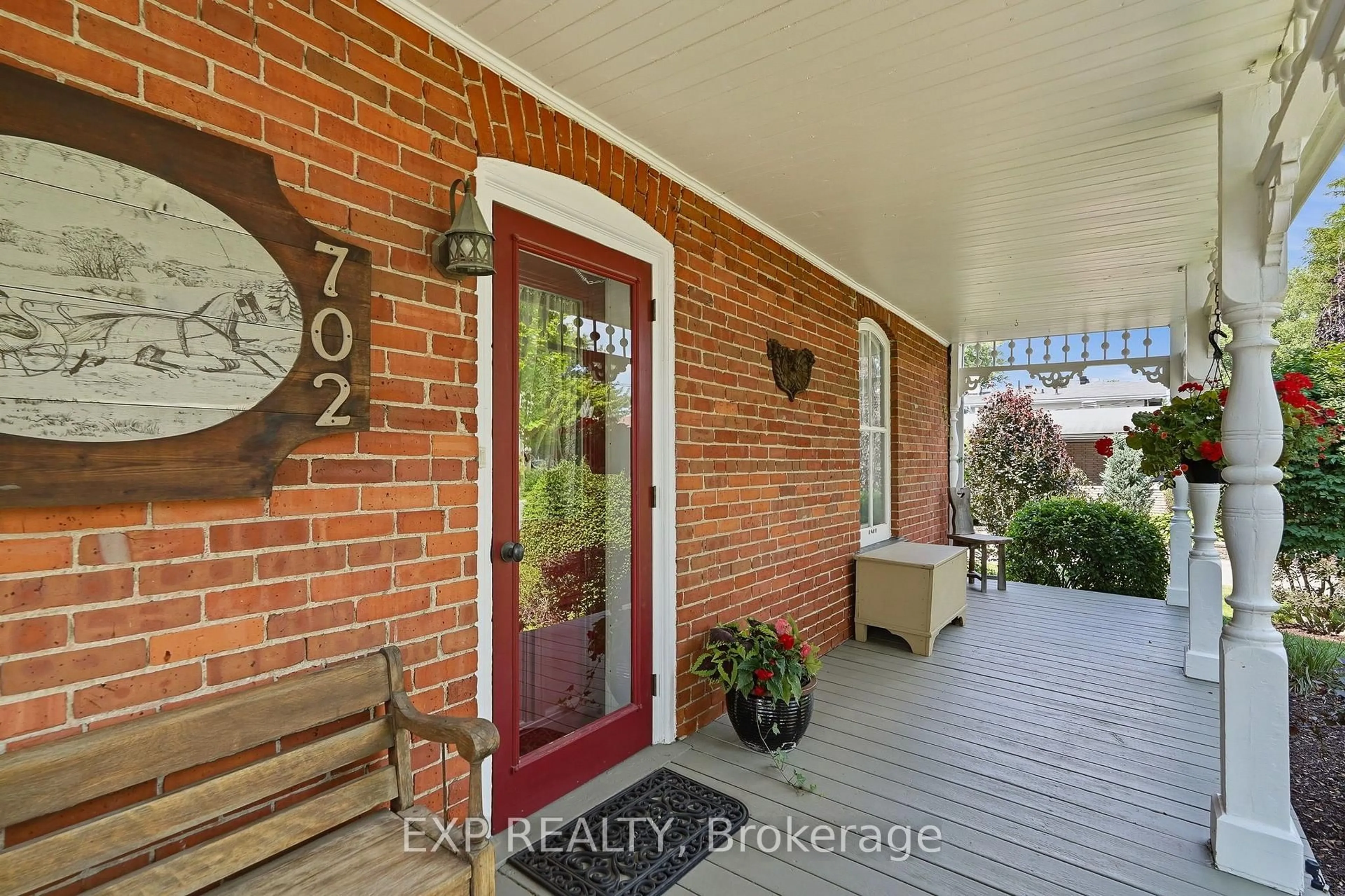 Indoor entryway for 702 Dollard St, Casselman Ontario K0A 1M0