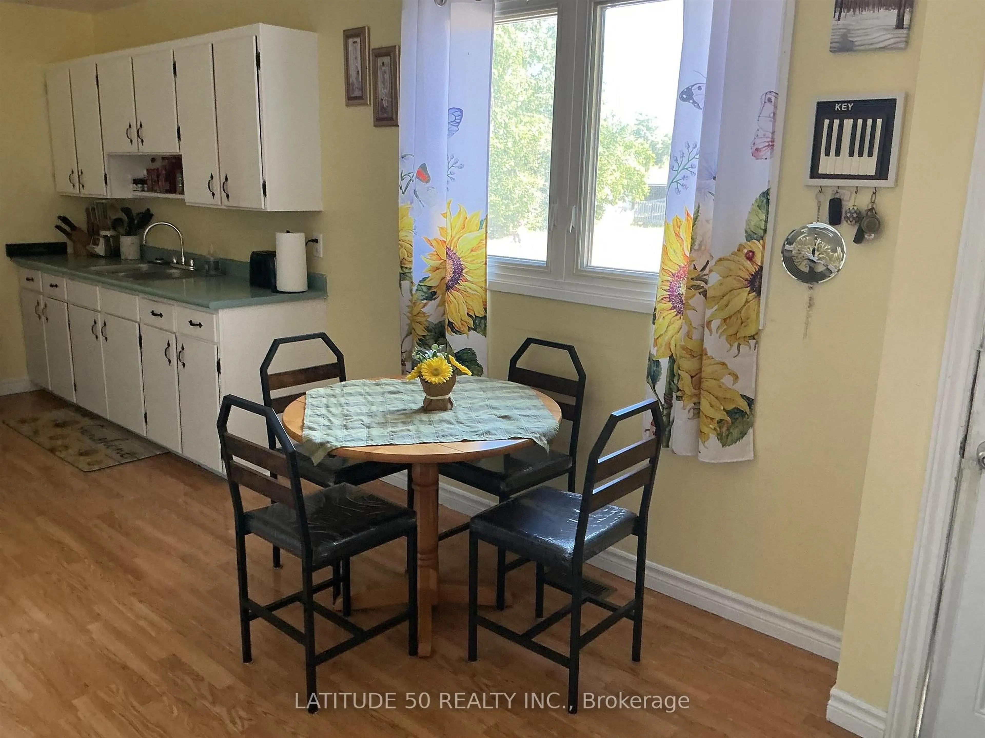 Dining room, unknown for 93 Balsam Avenue, Ignace Ontario P0T 1T0