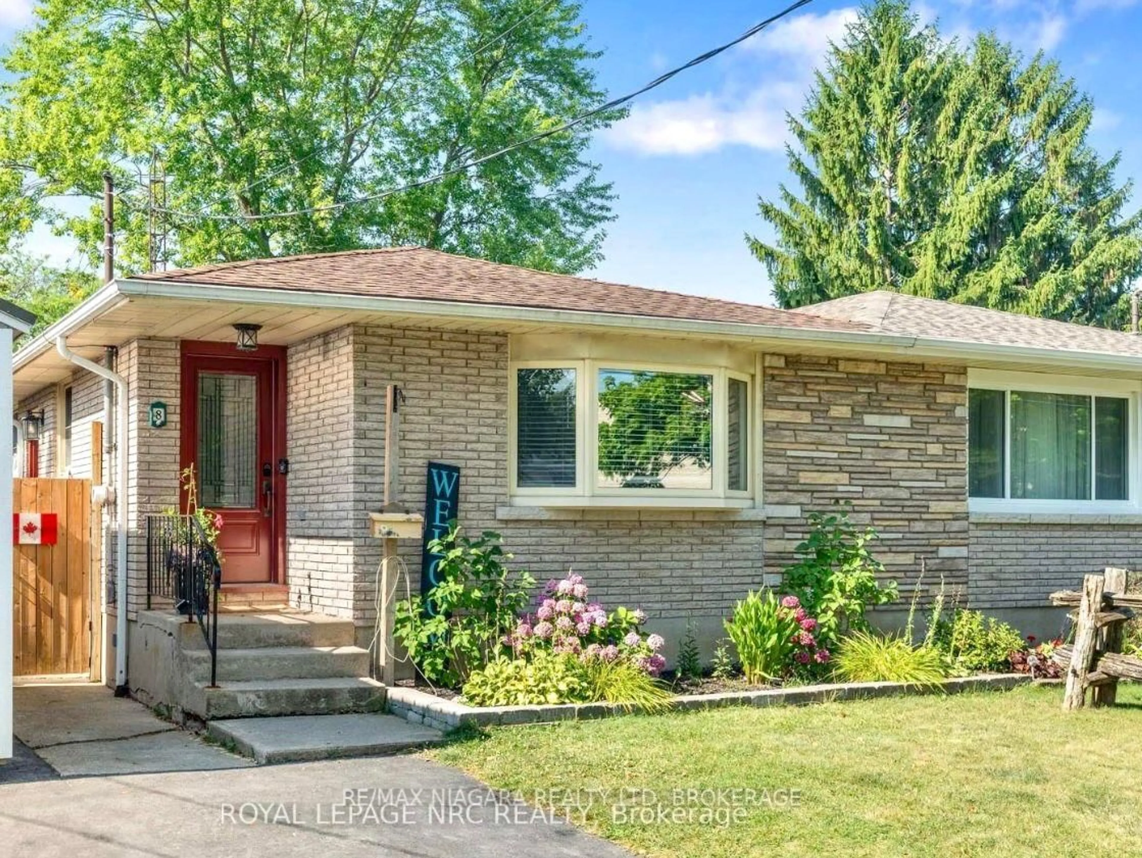 Home with brick exterior material, street for 8 Lakehurst Dr, St. Catharines Ontario L2N 4C2