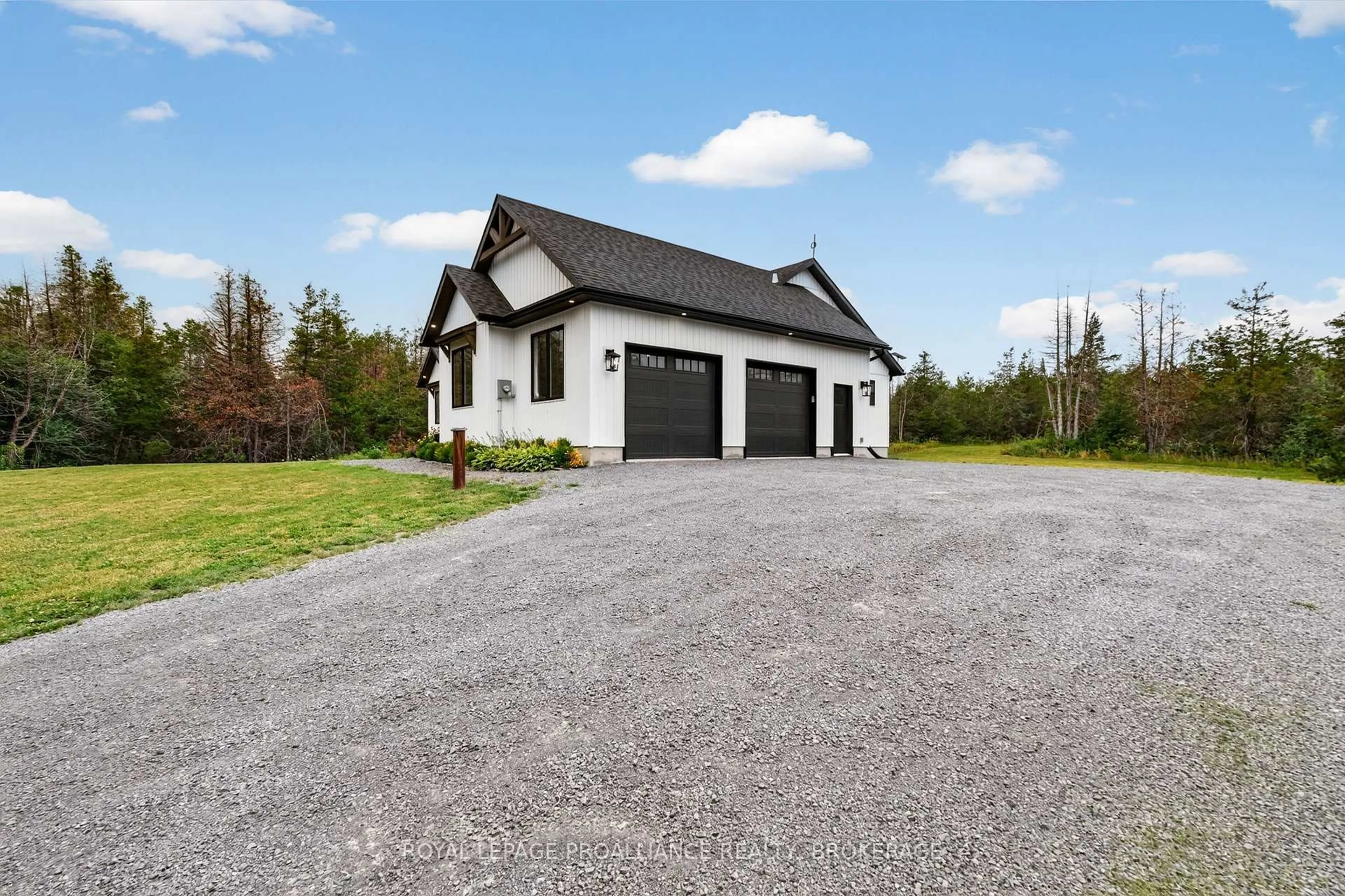 Indoor garage for 4575 Blessington Rd, Shannonville Ontario K0K 2N0