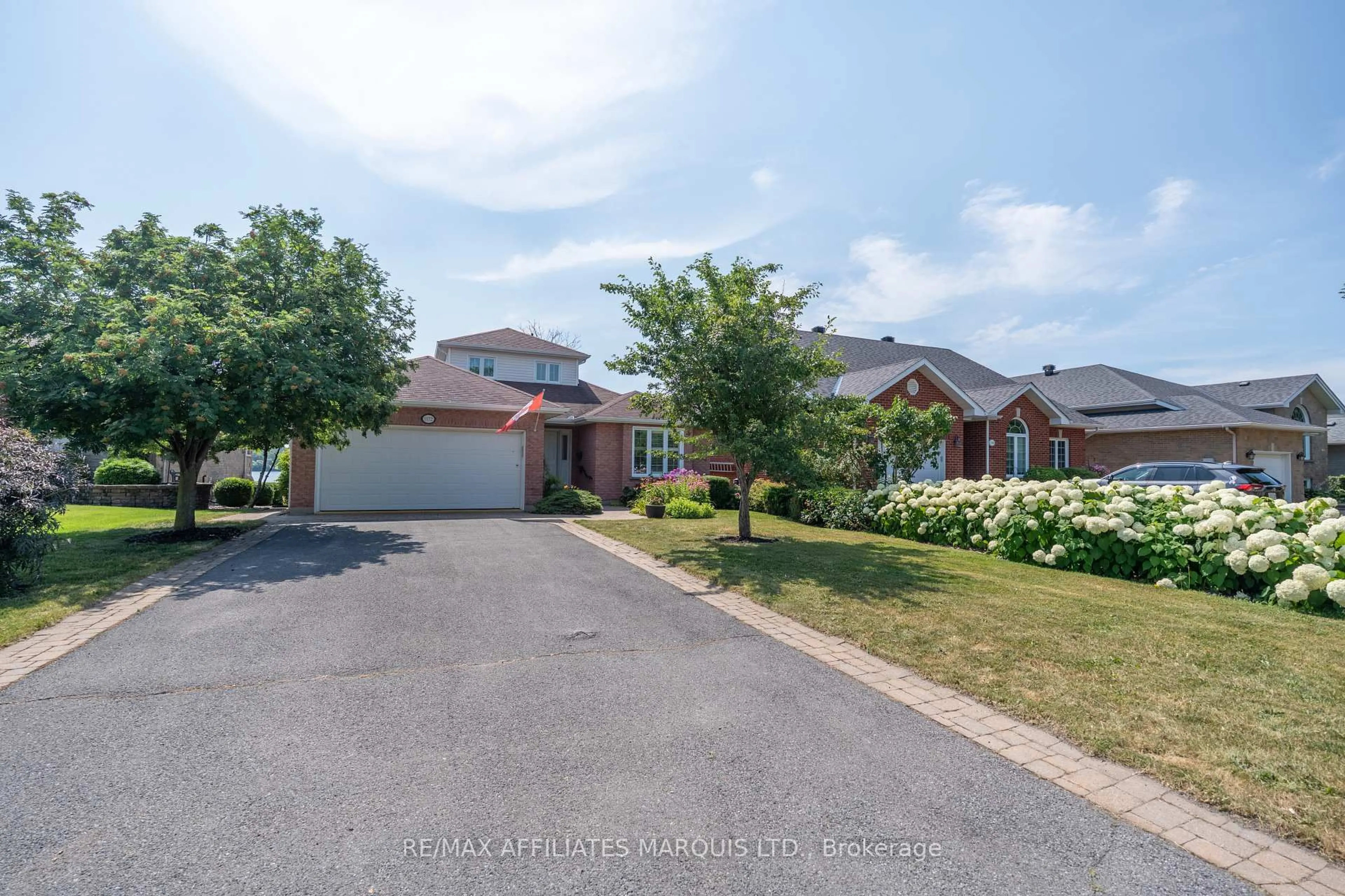 A pic from outside/outdoor area/front of a property/back of a property/a pic from drone, street for 1172 Kirkman Crt, Cornwall Ontario K6H 5E2