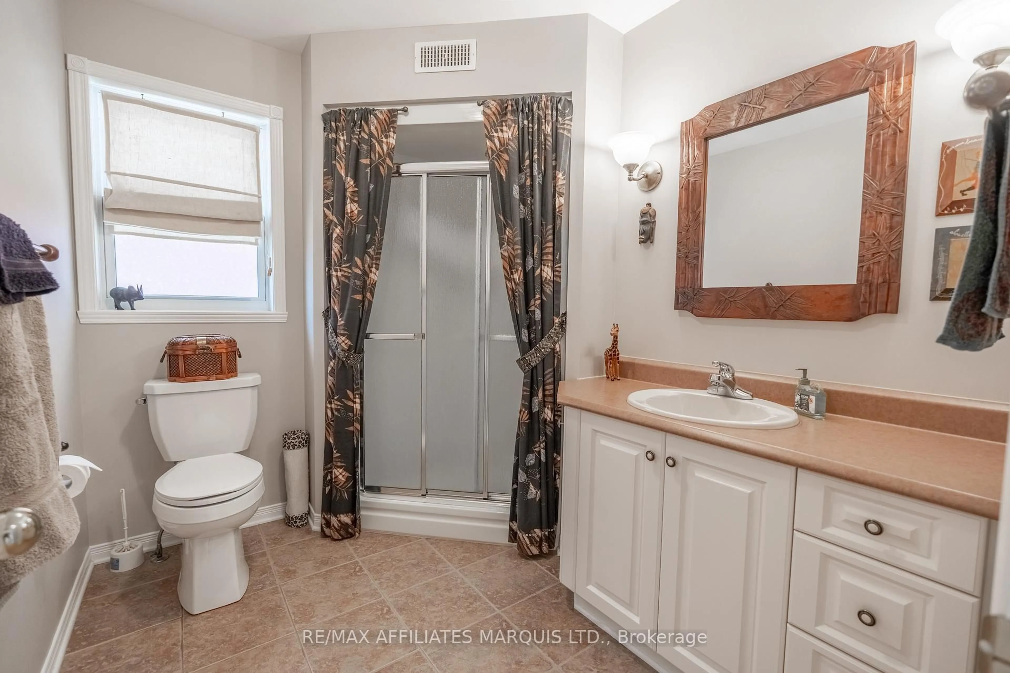 Standard bathroom, ceramic/tile floor for 1172 Kirkman Crt, Cornwall Ontario K6H 5E2