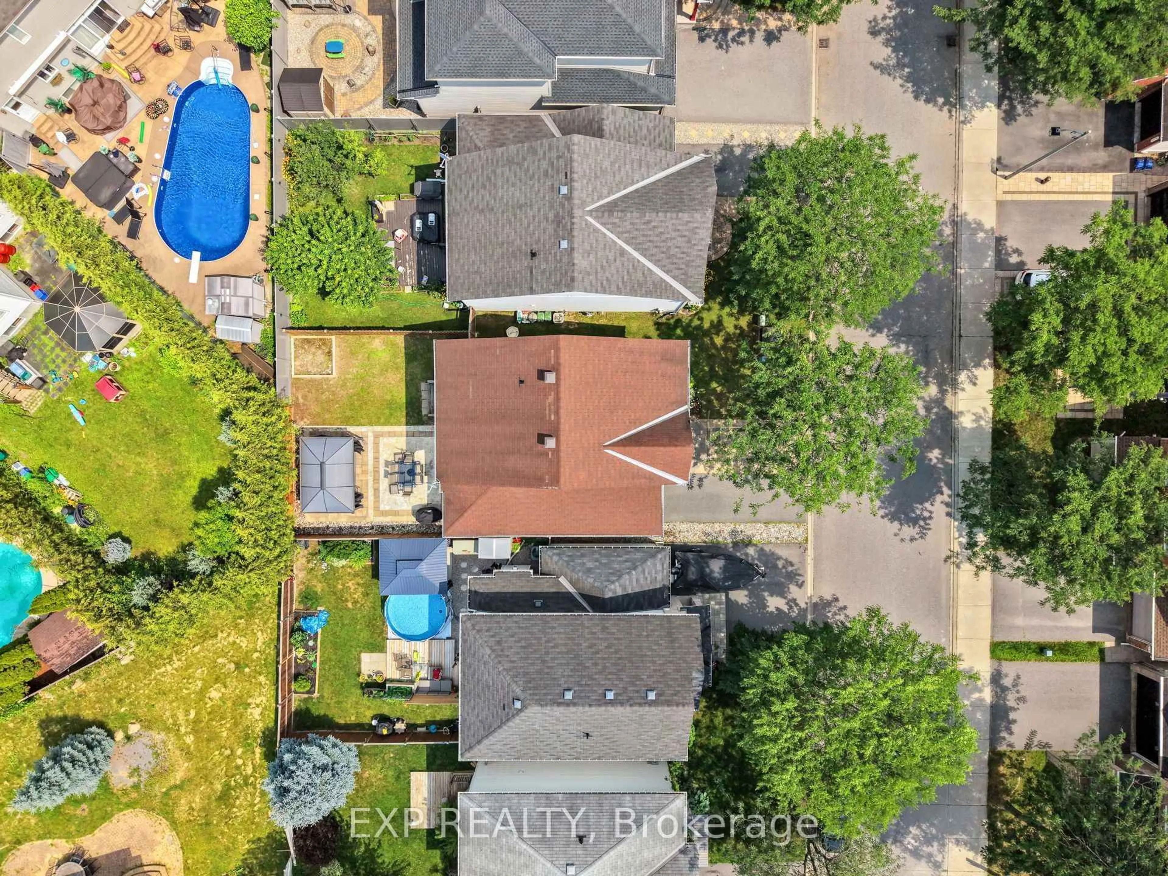 A pic from outside/outdoor area/front of a property/back of a property/a pic from drone, city buildings view from balcony for 114 Ashmore Dr, Barrhaven Ontario K2G 7B3