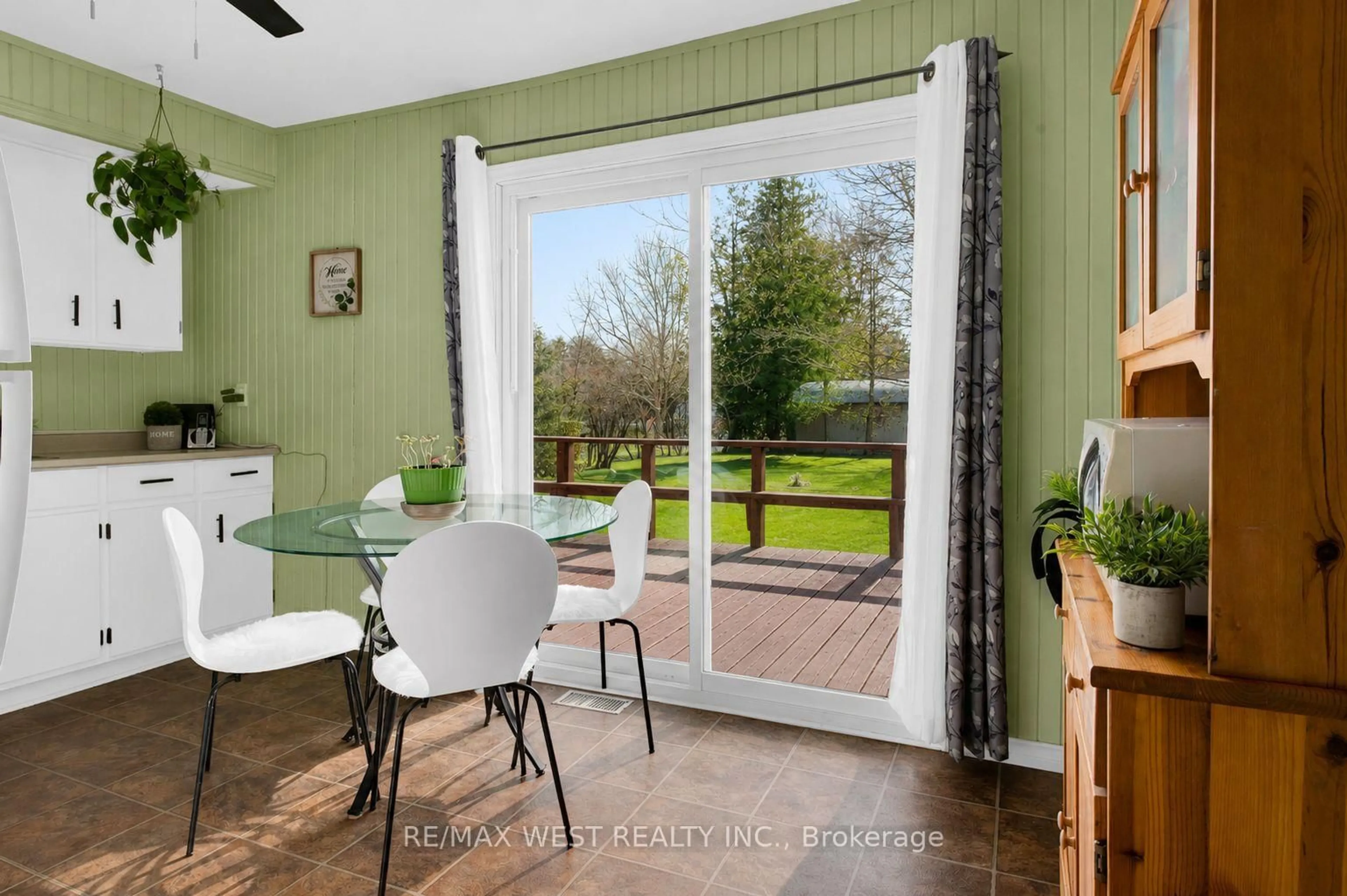 Dining room, unknown for 15 Millwood Rd, Erin Ontario N0B 1T0