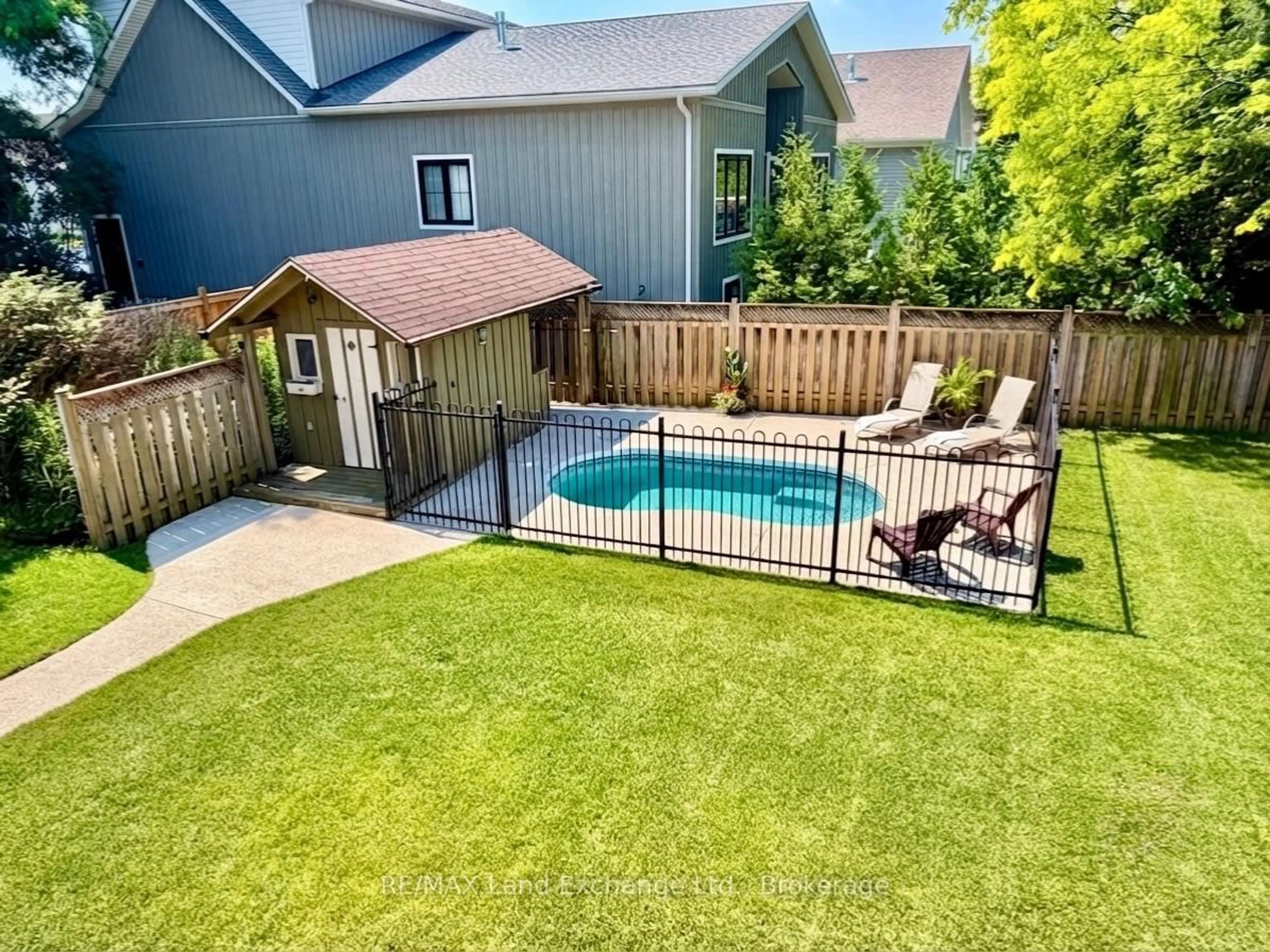 A pic from outside/outdoor area/front of a property/back of a property/a pic from drone, water/lake/river/ocean view for 375 LANSDOWNE St, Saugeen Shores Ontario N0H 2L0