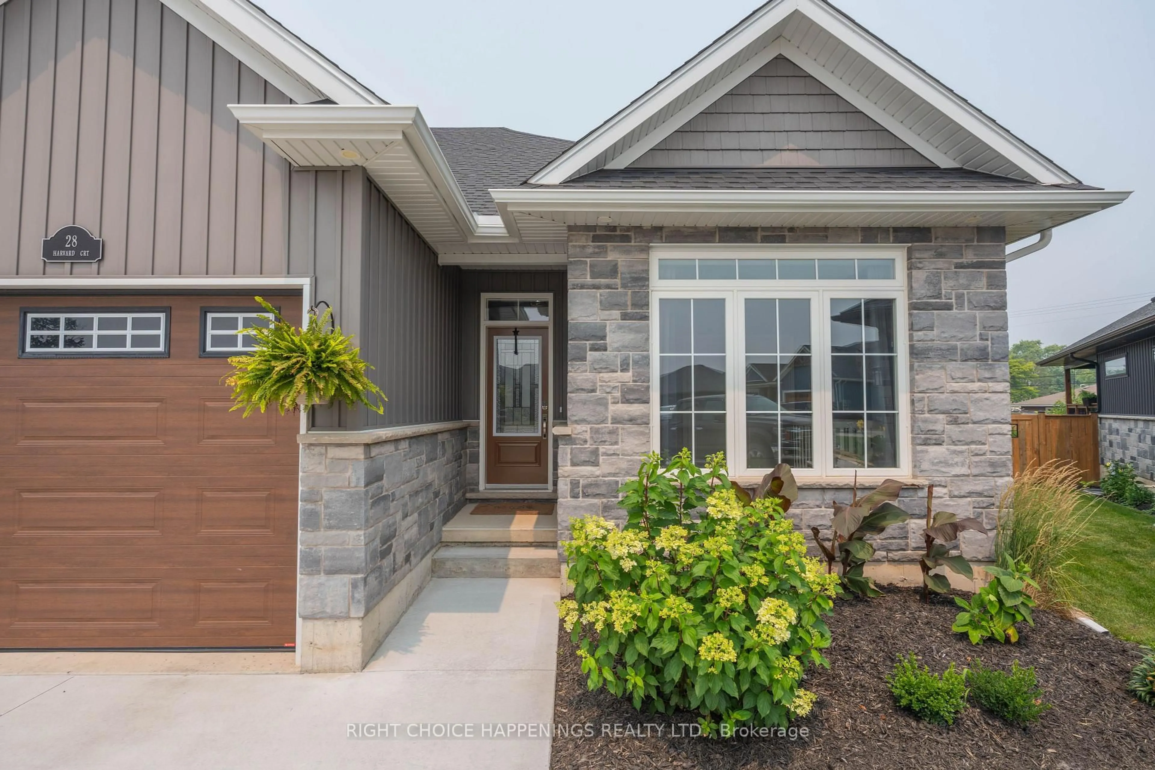 Home with brick exterior material, street for 28 Harvard Crt, Welland Ontario L3B 6E7