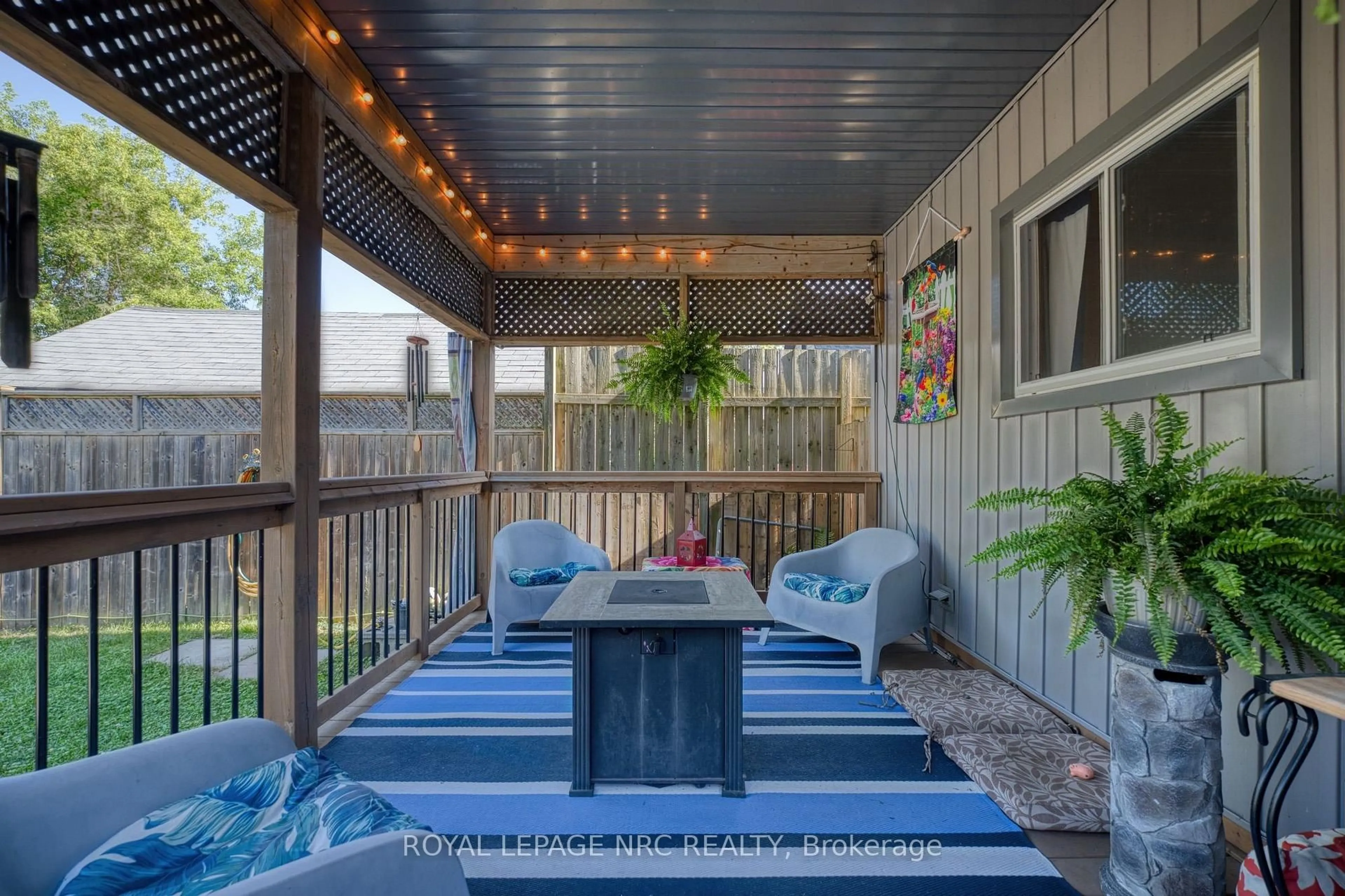 Patio, street for 294 Davis St, Port Colborne Ontario L3K 1Z4