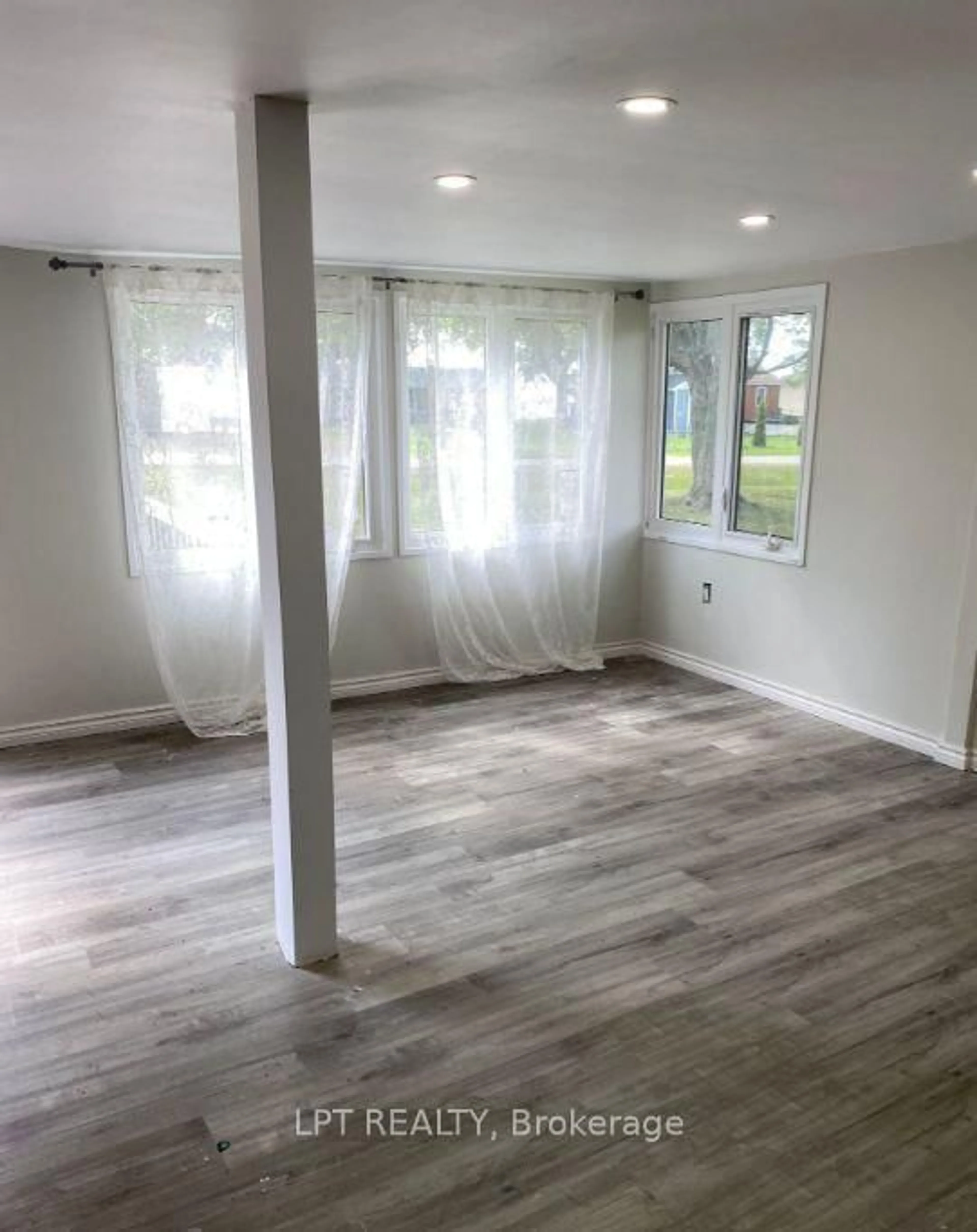 A pic of a room for 28 Derner Line, Haldimand Ontario N0A 1K0