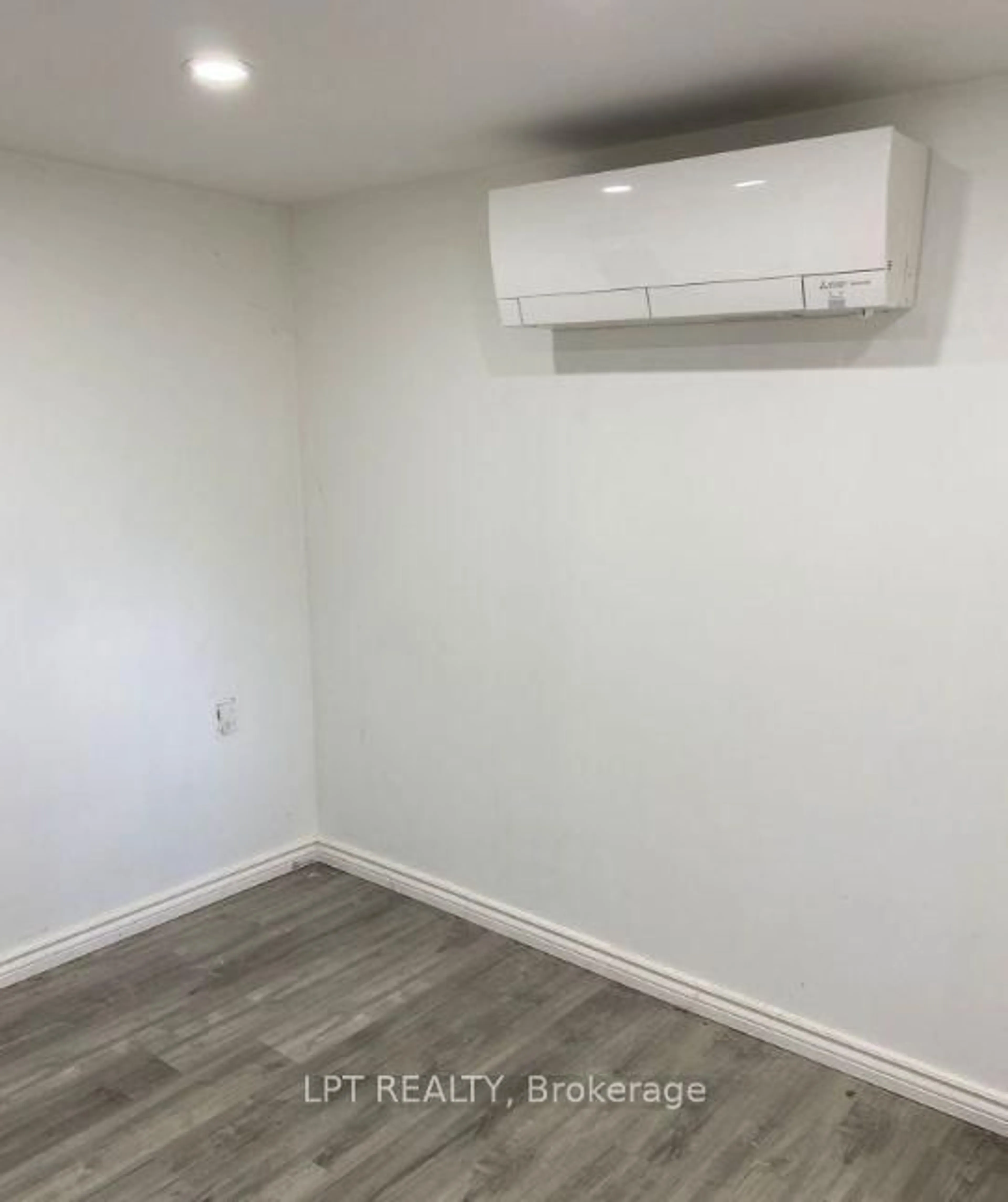 A pic of a room for 28 Derner Line, Haldimand Ontario N0A 1K0