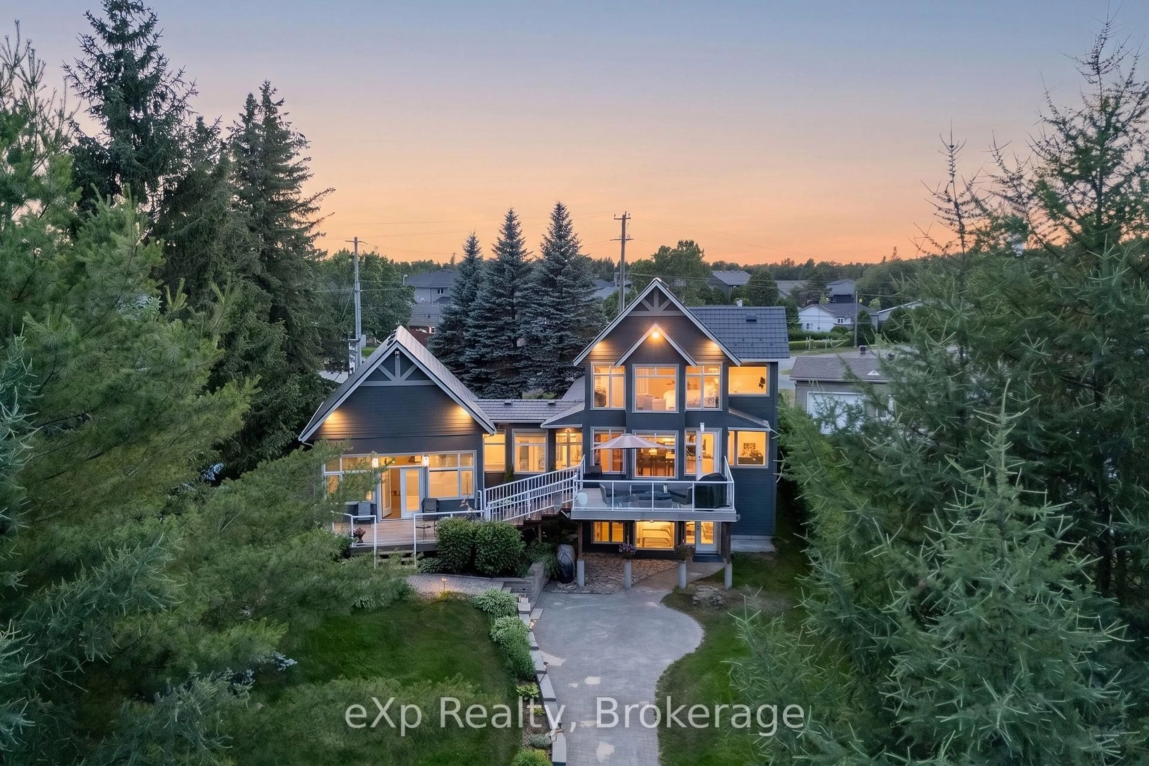 A pic from outside/outdoor area/front of a property/back of a property/a pic from drone, unknown for 263 Laurier St, Greater Sudbury Ontario P0M 1B0