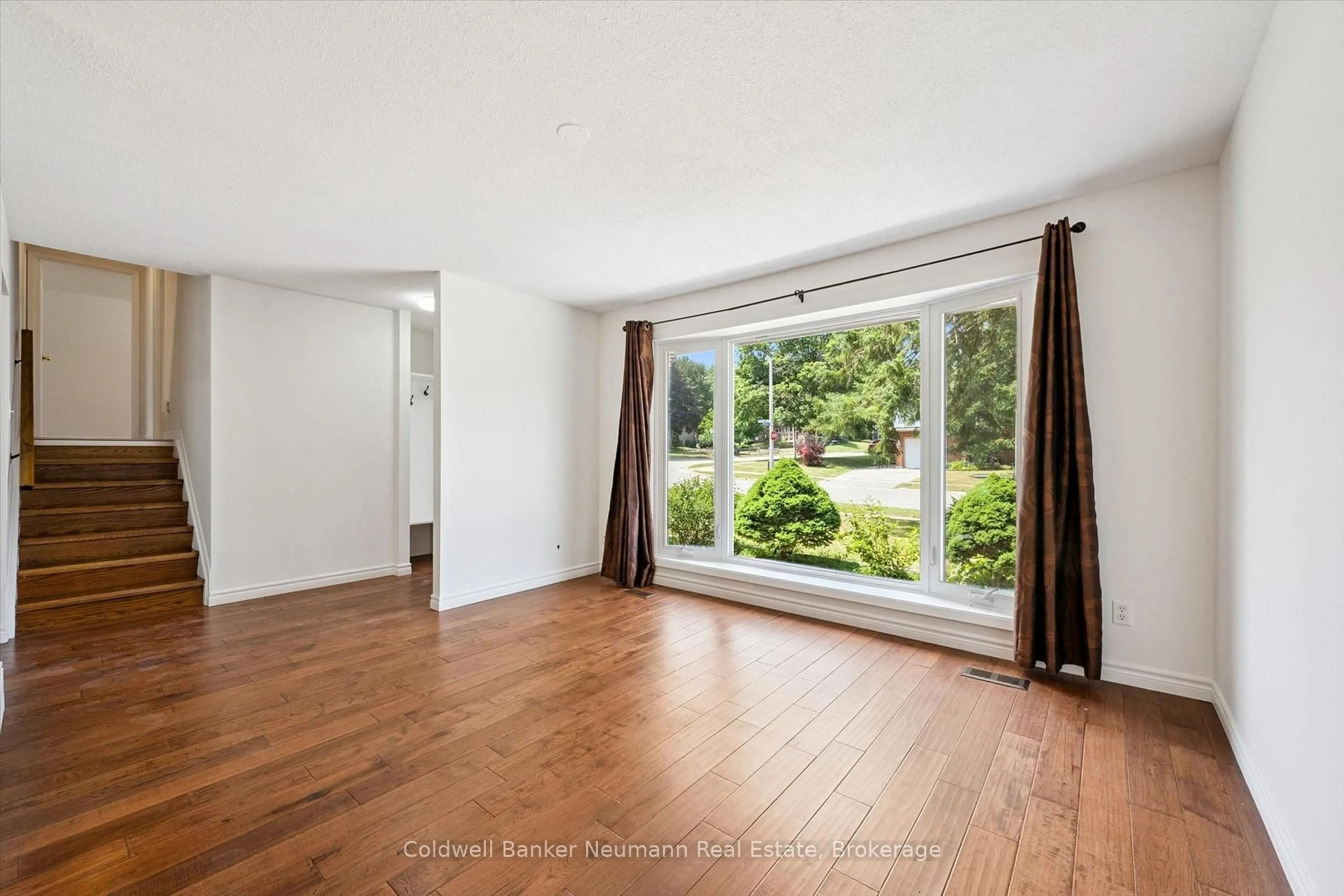 Unknown for 3 Meadow Cres, Guelph Ontario N1H 6V1