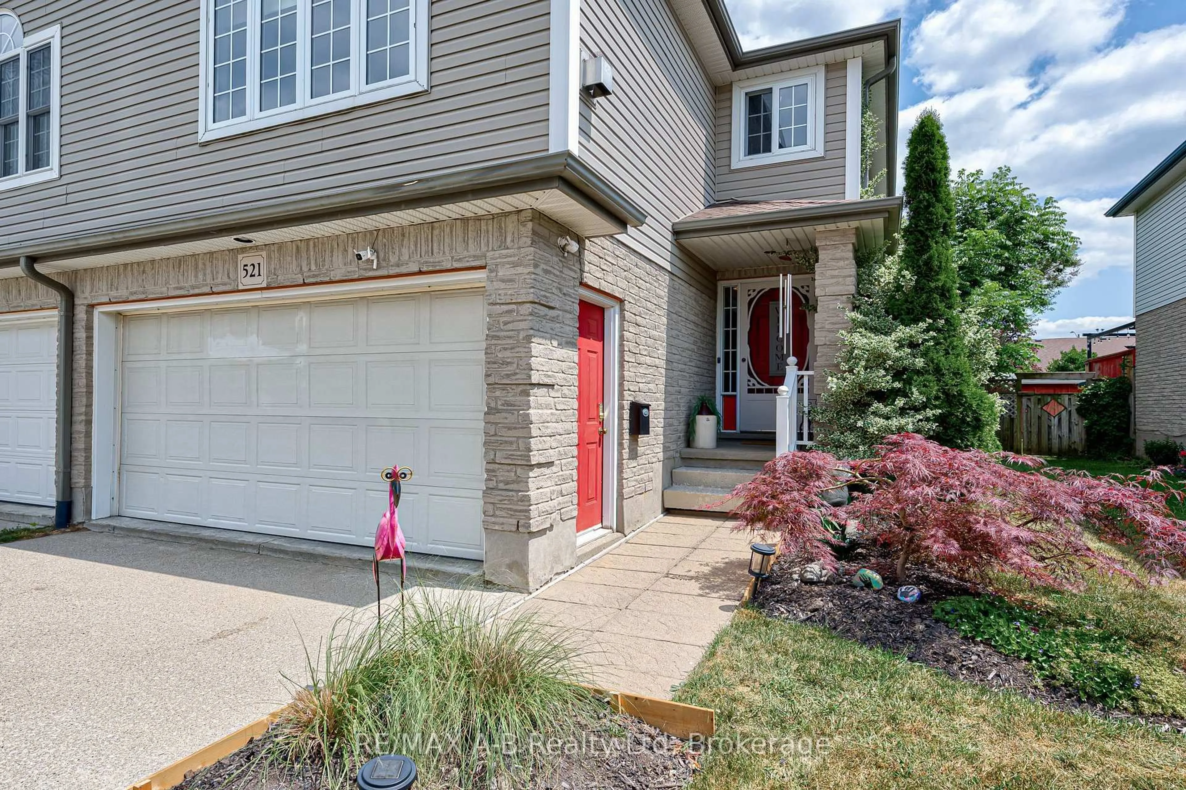 Unknown for 521 Nelson St, Stratford Ontario N5A 2K8