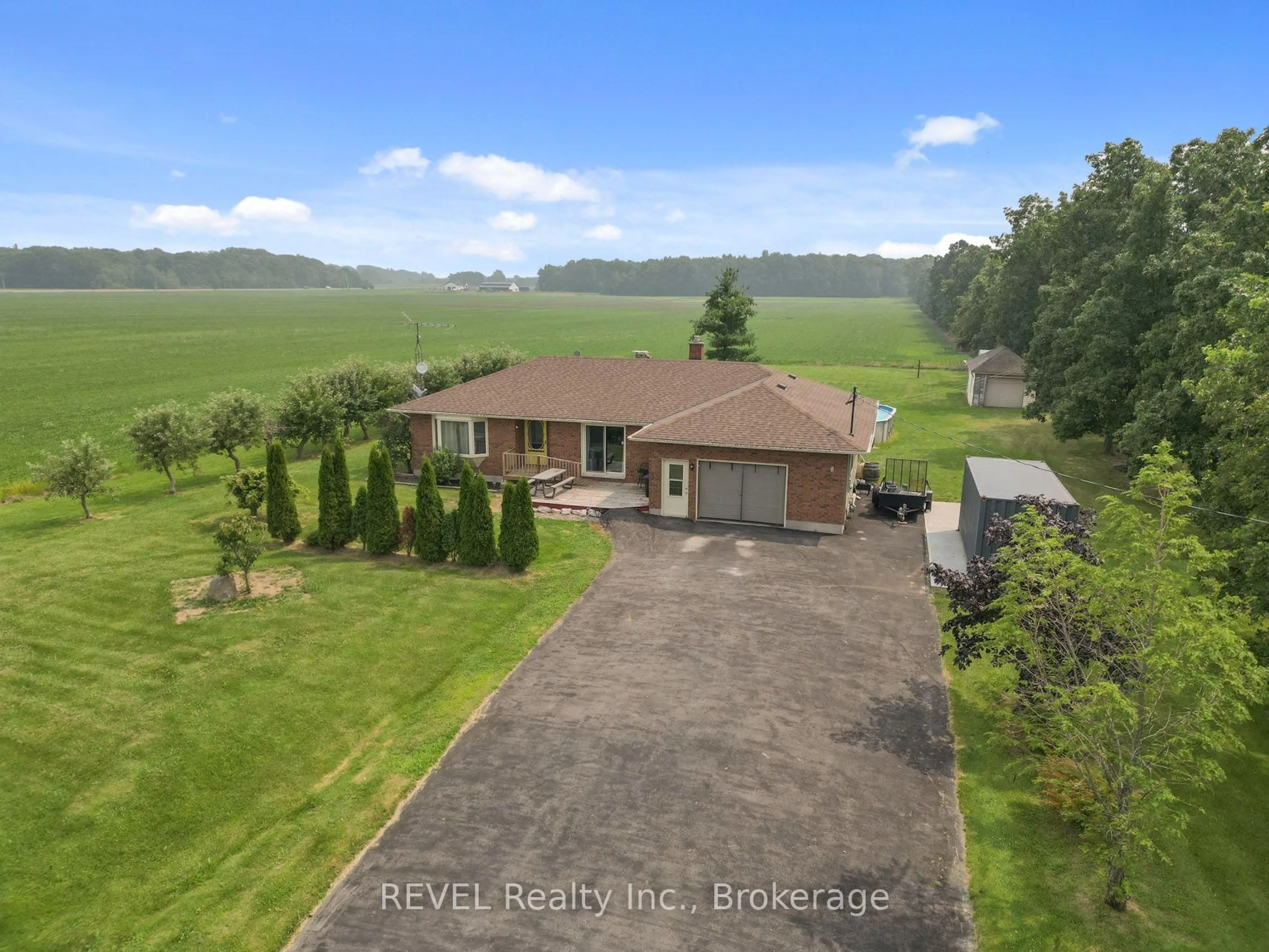 A pic from outside/outdoor area/front of a property/back of a property/a pic from drone, water/lake/river/ocean view for 5282 Springcreek Rd, West Lincoln Ontario L0R 2A0