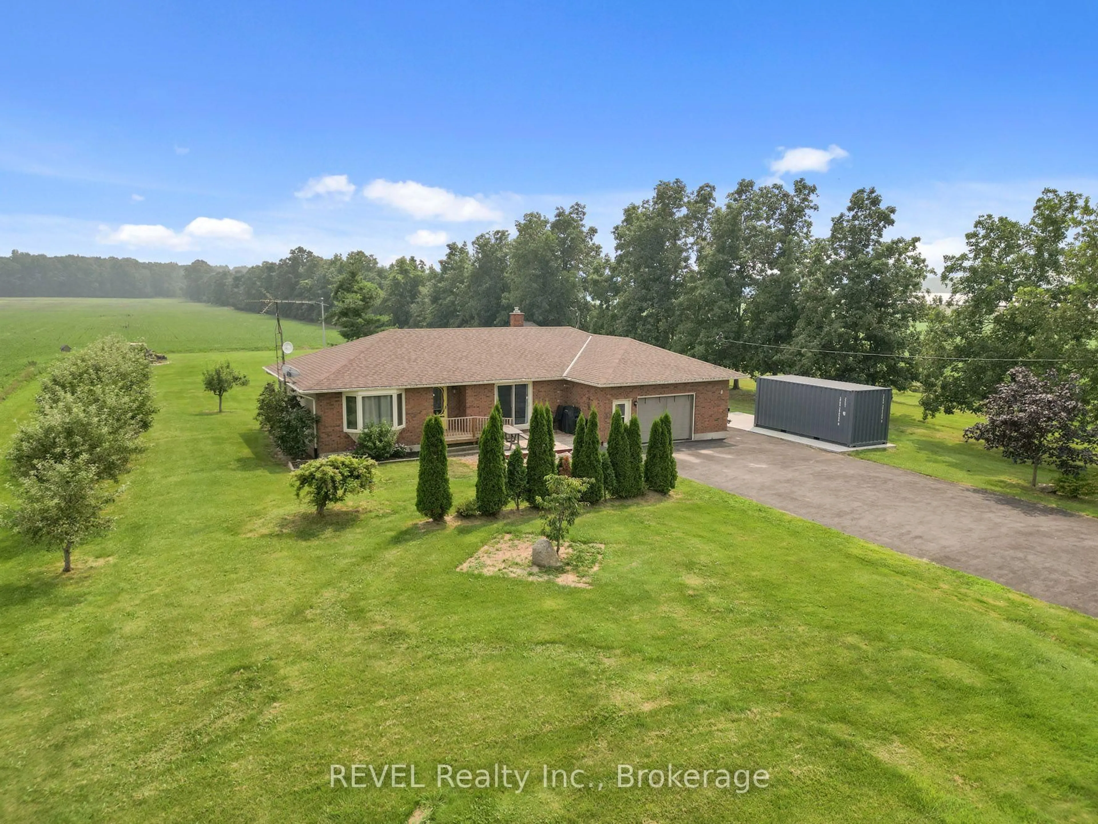 A pic from outside/outdoor area/front of a property/back of a property/a pic from drone, water/lake/river/ocean view for 5282 Spring Creek Rd, West Lincoln Ontario L0R 2A0