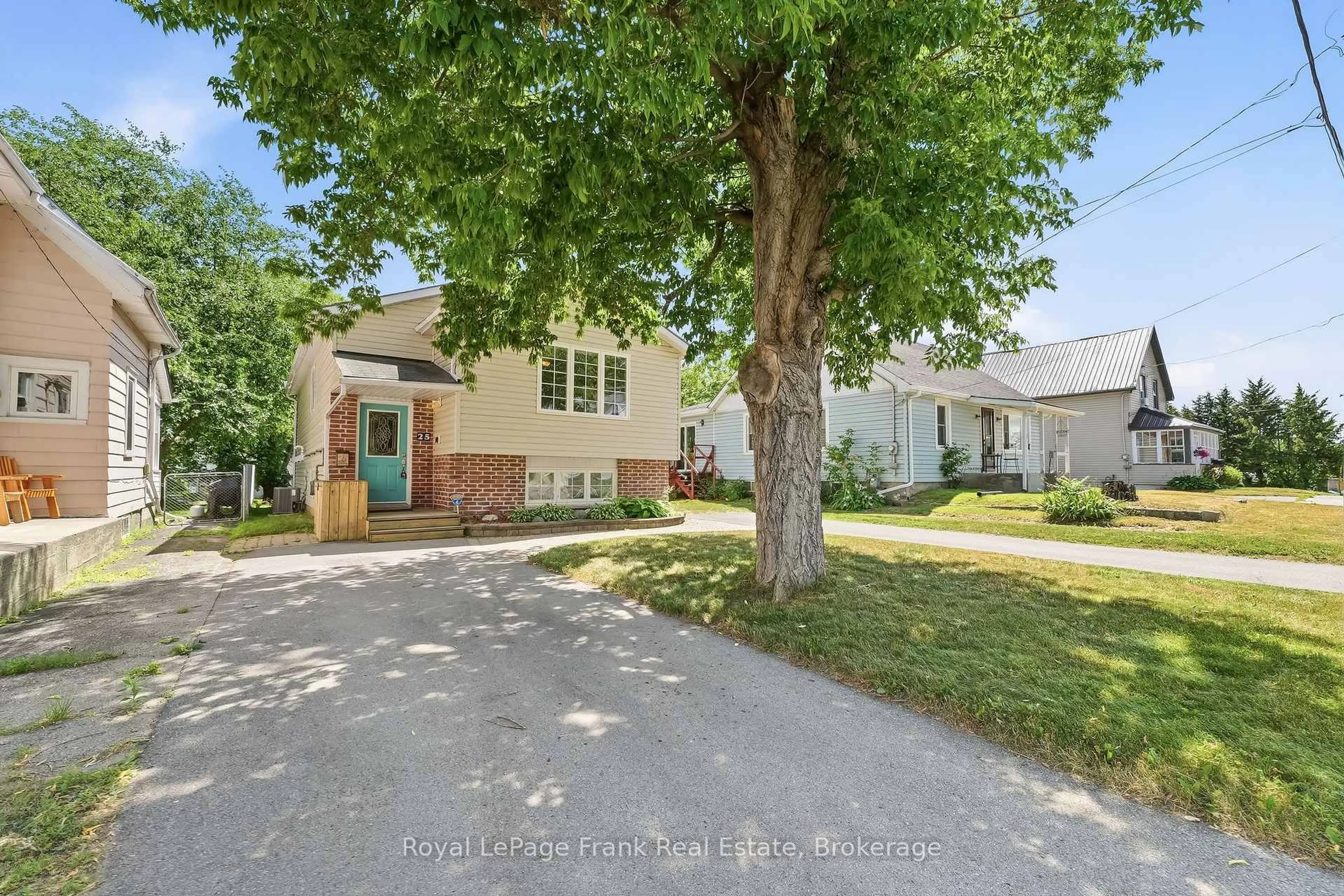 A pic from outside/outdoor area/front of a property/back of a property/a pic from drone, street for 25 Barbara St, Quinte West Ontario K8V 1Z6