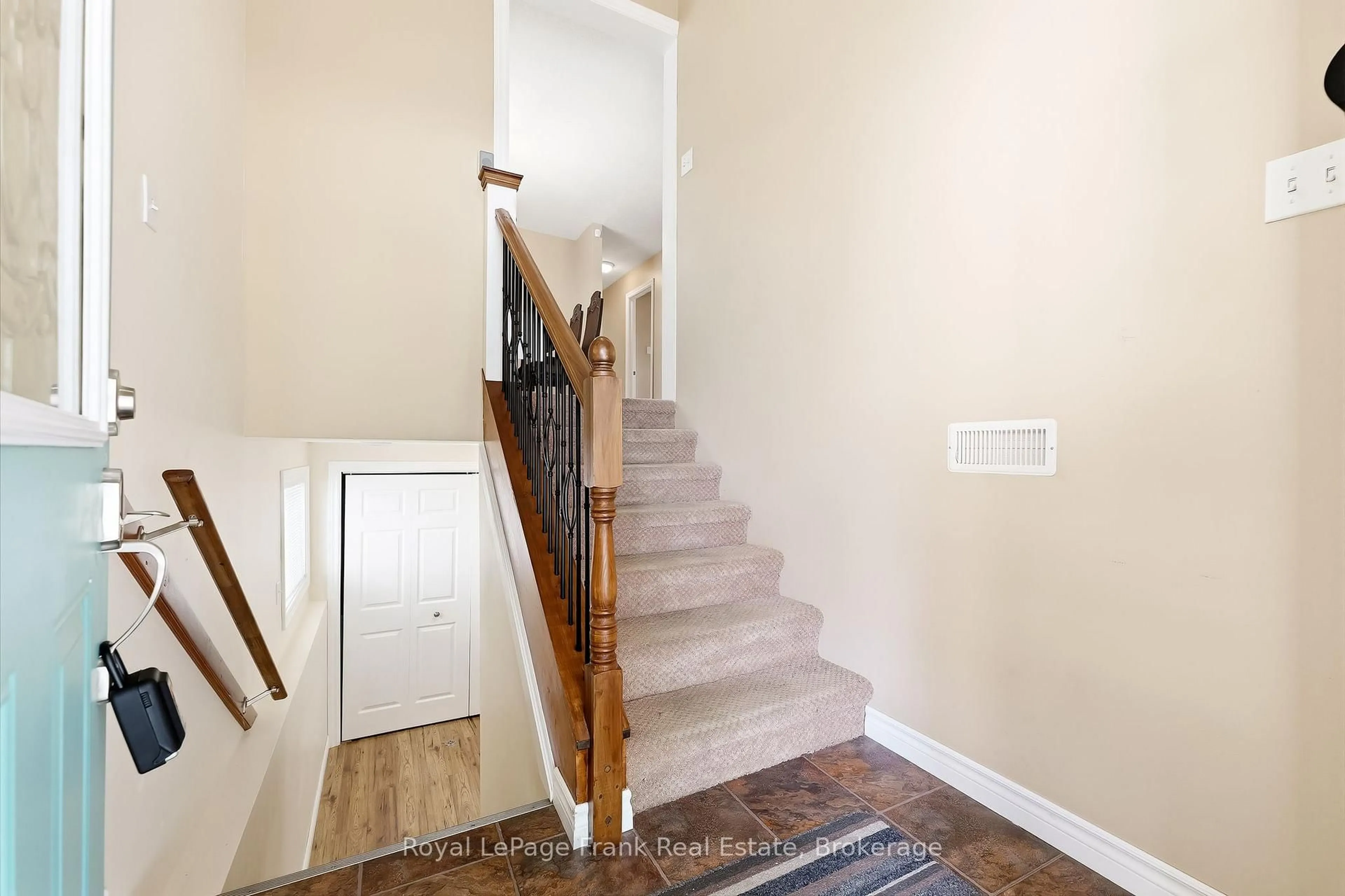 Unknown for 25 Barbara St, Quinte West Ontario K8V 1Z6