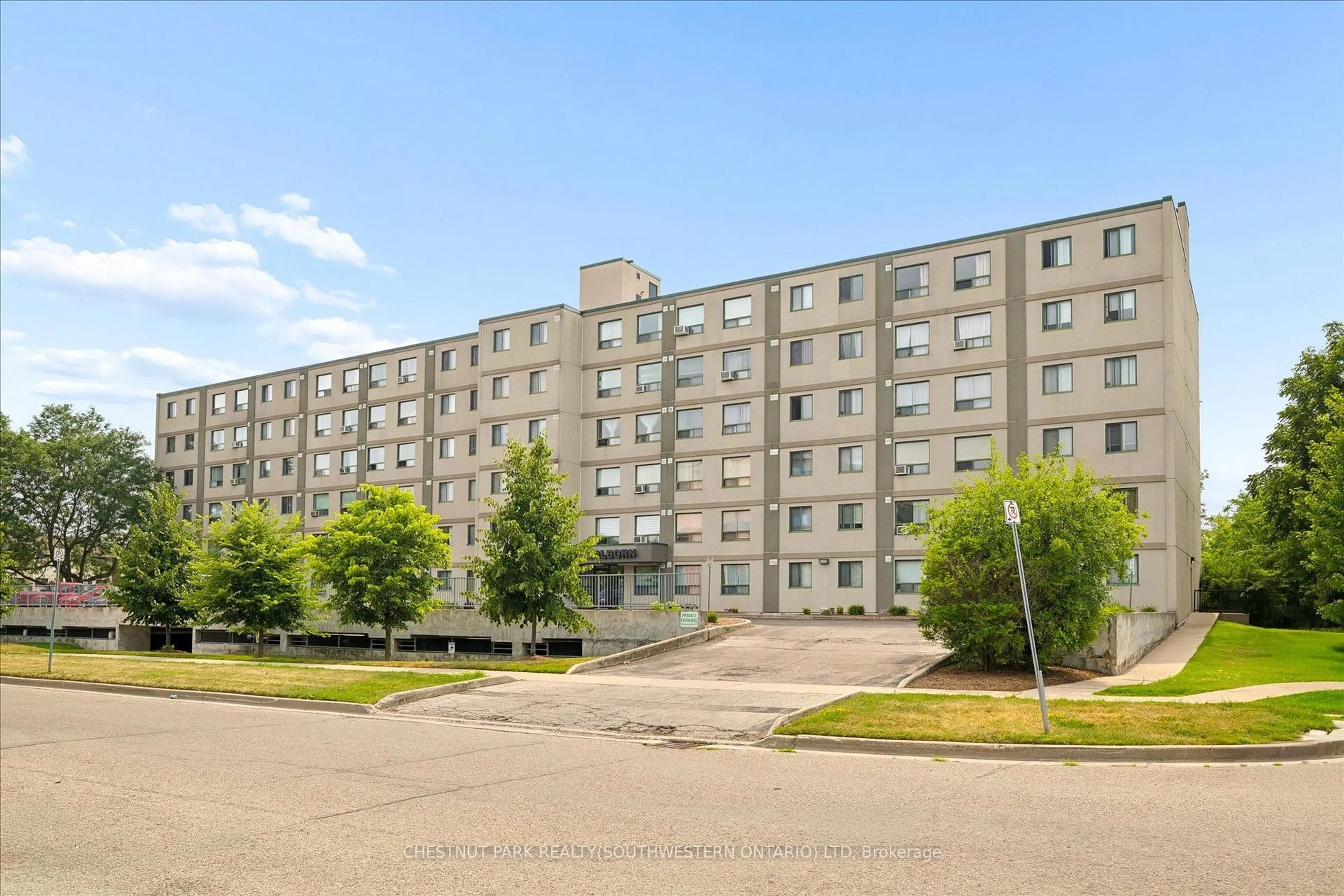 Patio, unknown for 18 Holborn Crt #506, Kitchener Ontario N2A 4A1