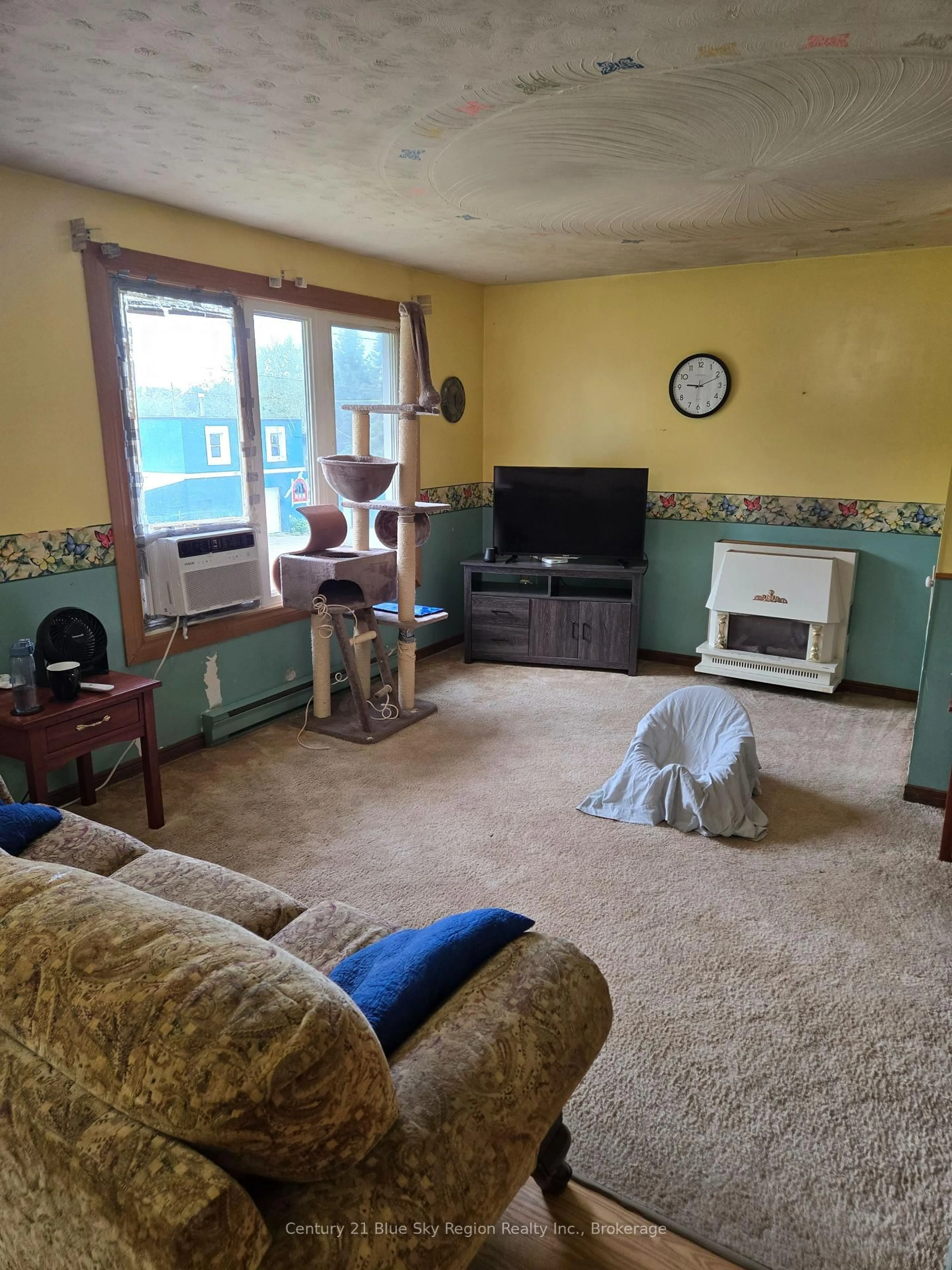 trreb/IMG-X13587366_0c1d5e4a-5262-47b9-baff-cdf6ca0f689b-l.jpg
