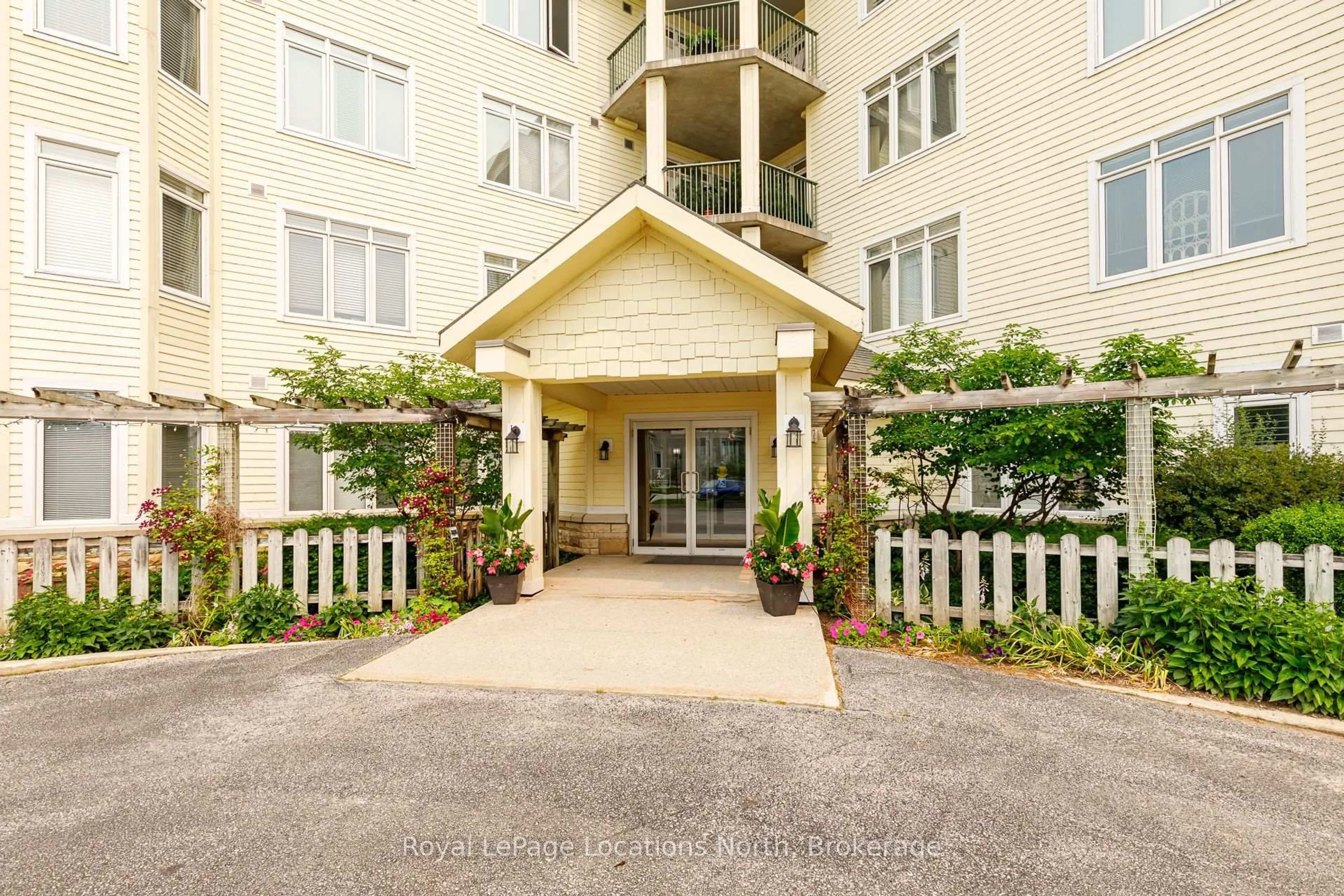 Unknown for 10 Bay St #103, Blue Mountains Ontario N0H 2P0