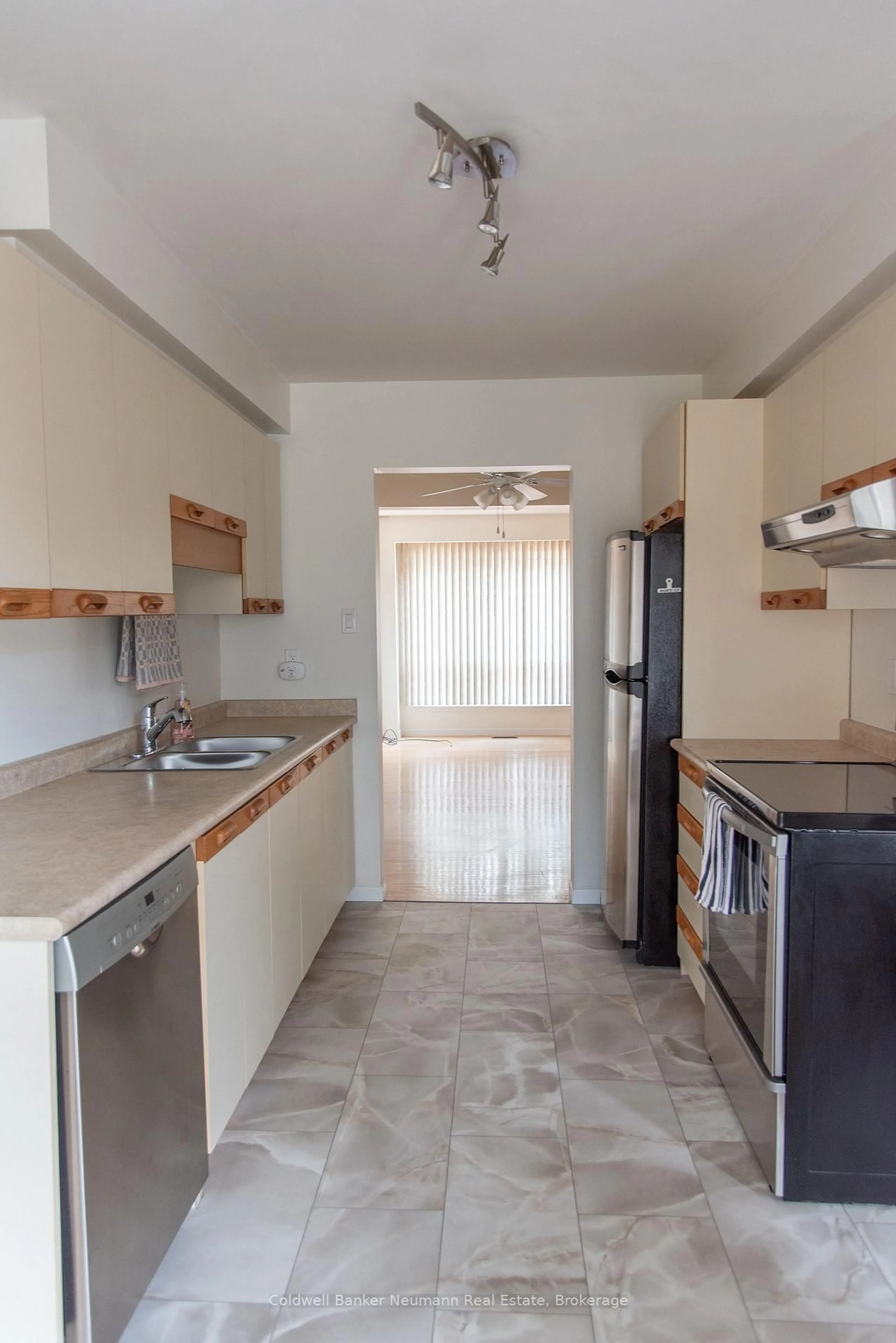 Standard kitchen, unknown for 121 Bagot St #29, Guelph Ontario N1H 5T8