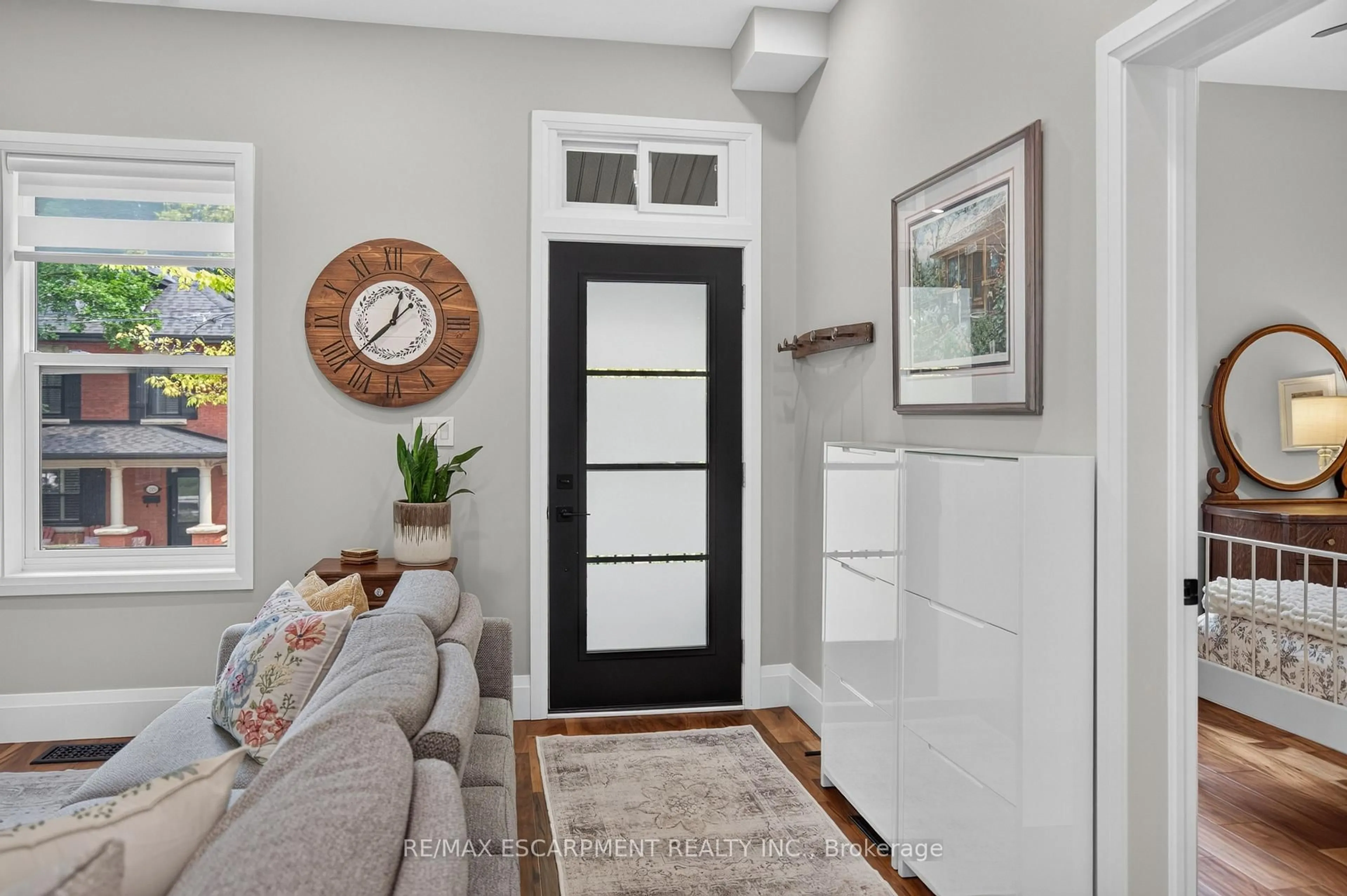 Indoor entryway for 122 Stuart St, Guelph Ontario N1E 4S8