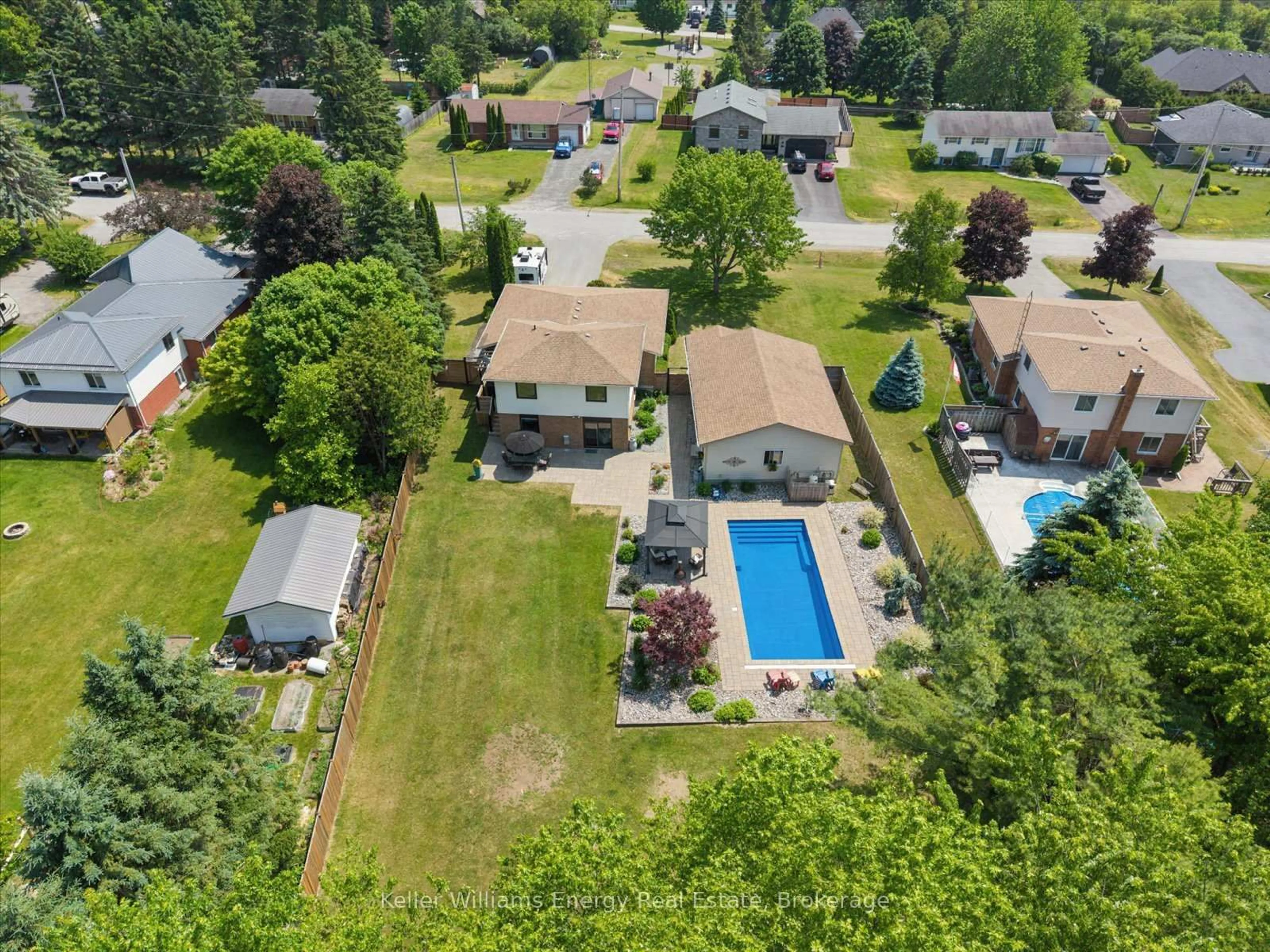 A pic from outside/outdoor area/front of a property/back of a property/a pic from drone, water/lake/river/ocean view for 8280 Albert Crt, Hamilton Township Ontario K9A 4J7