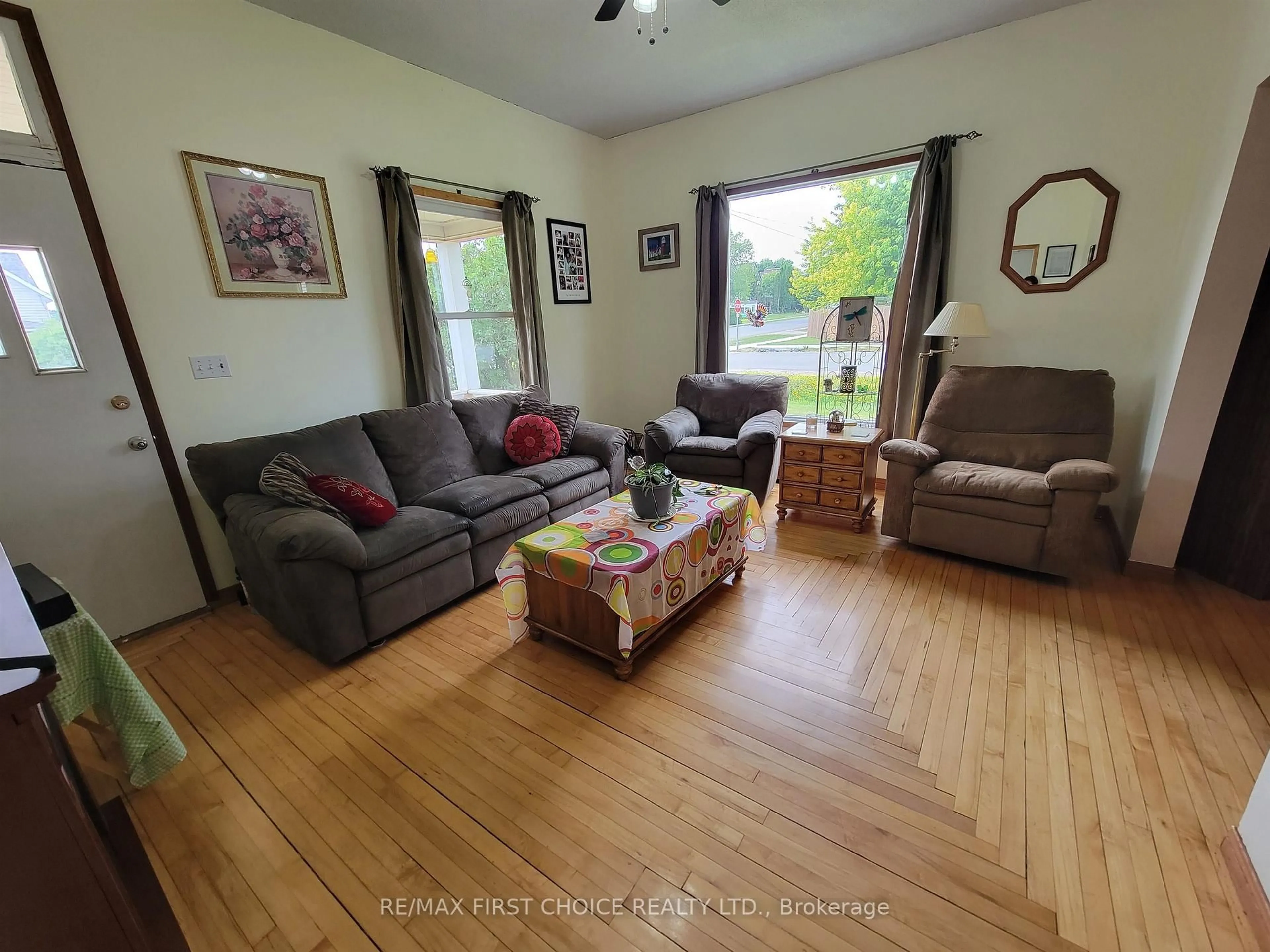 Living room with furniture, unknown for 120 Third St, Rainy River Ontario P0W 1L0