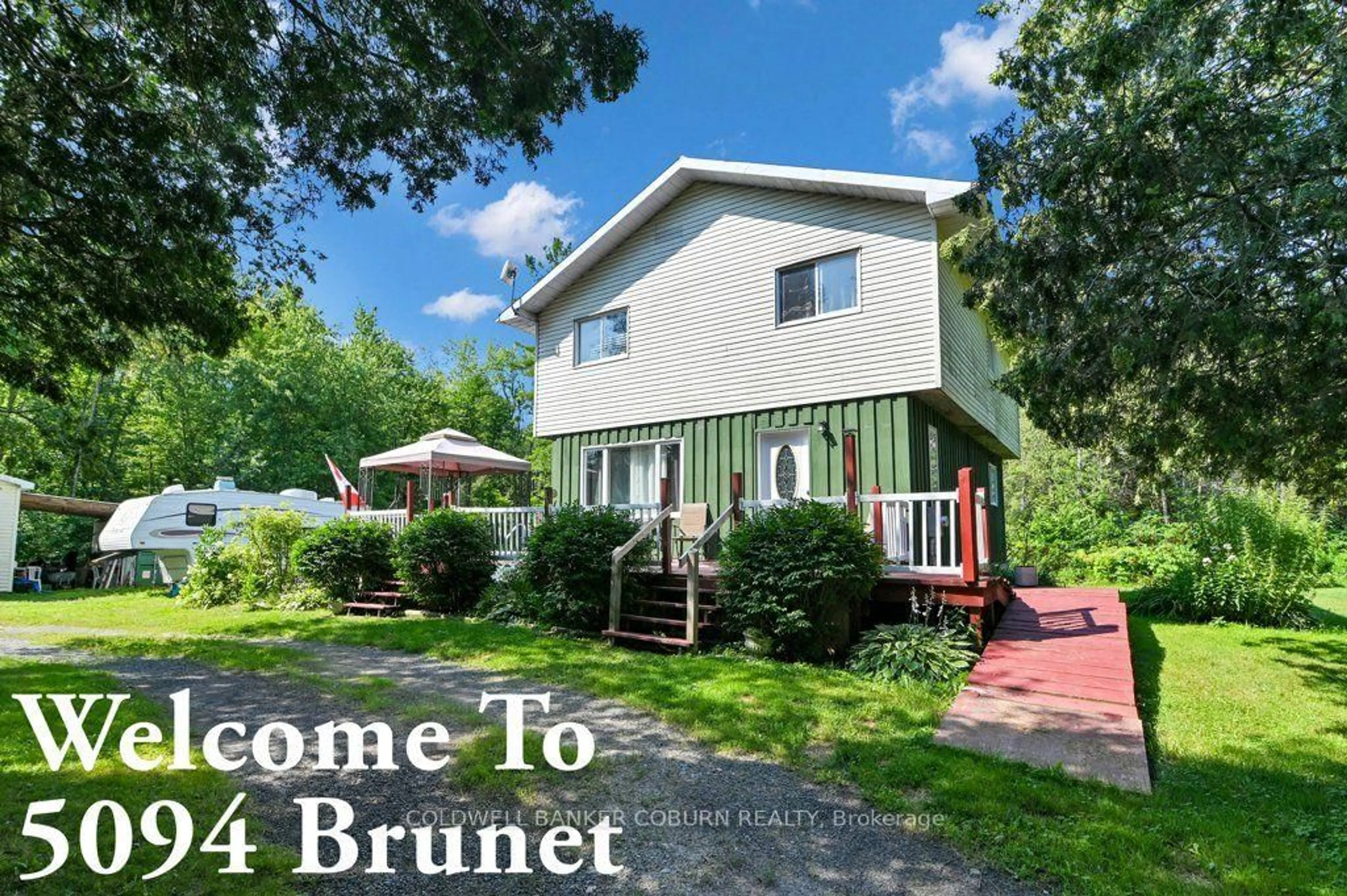 A pic from outside/outdoor area/front of a property/back of a property/a pic from drone, building for 5094 Brunet Rd, South Stormont Ontario K0C 1R0
