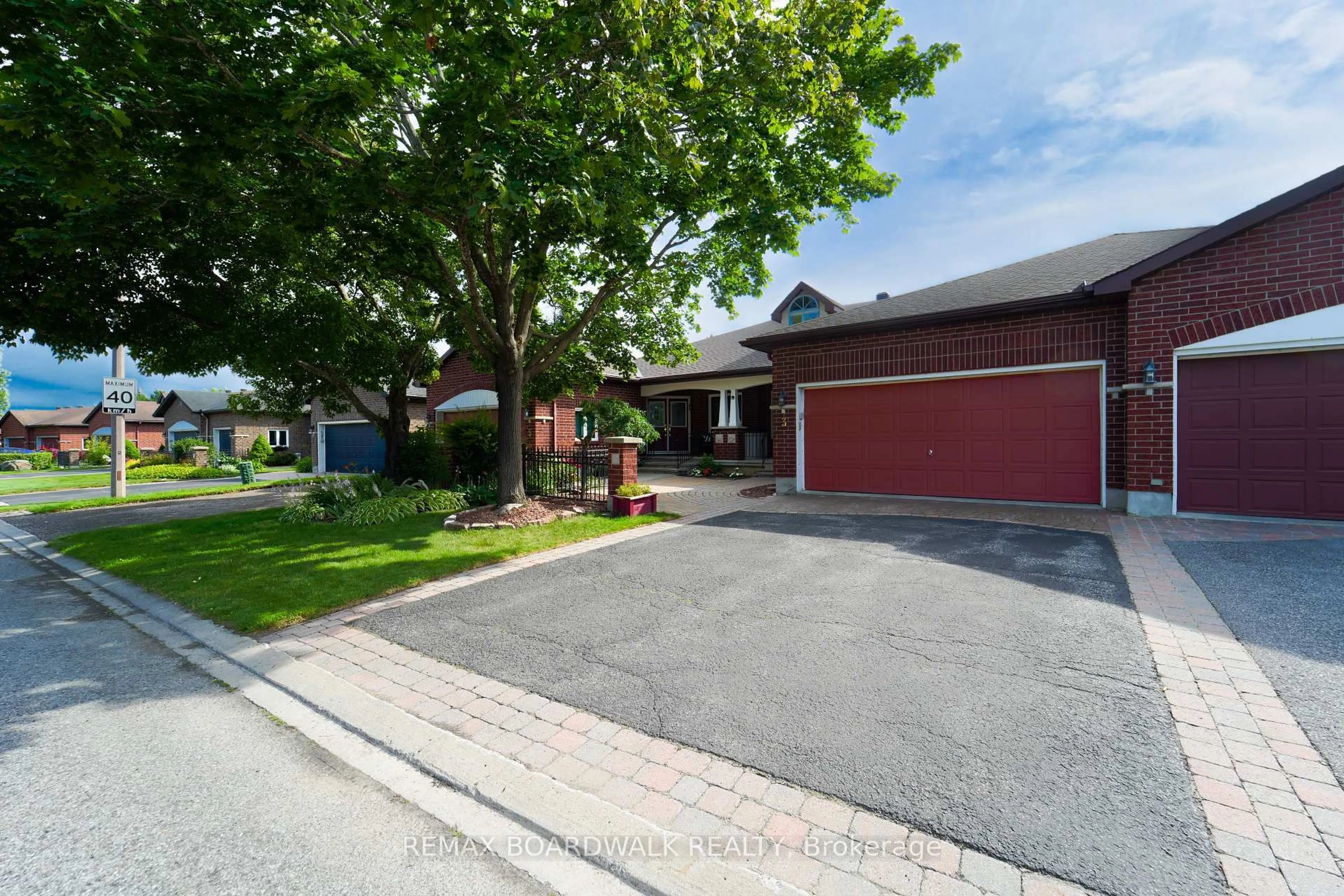 Unknown for 3 Coulson Crt, Kanata Ontario K2K 2X8