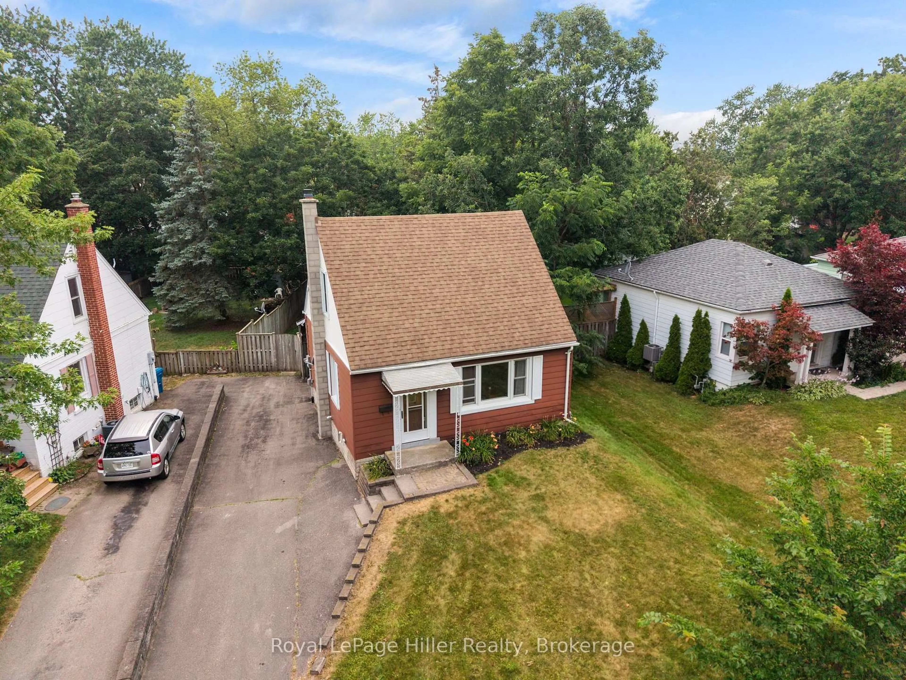 A pic from outside/outdoor area/front of a property/back of a property/a pic from drone, street for 2 Somerset St, Stratford Ontario N5A 6K1