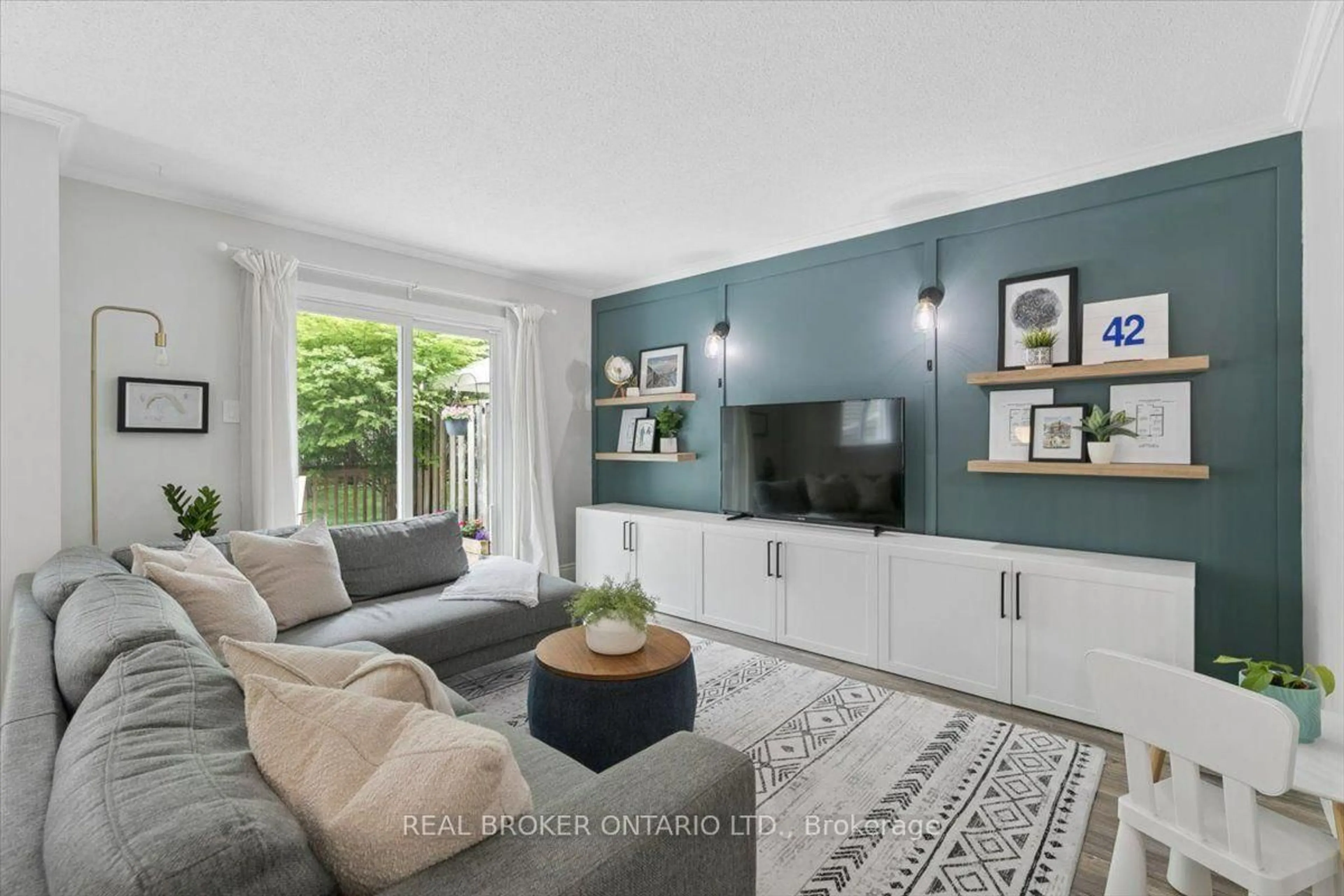 Living room with furniture, unknown for 180 Highland Cres #10, Kitchener Ontario N2M 5K5