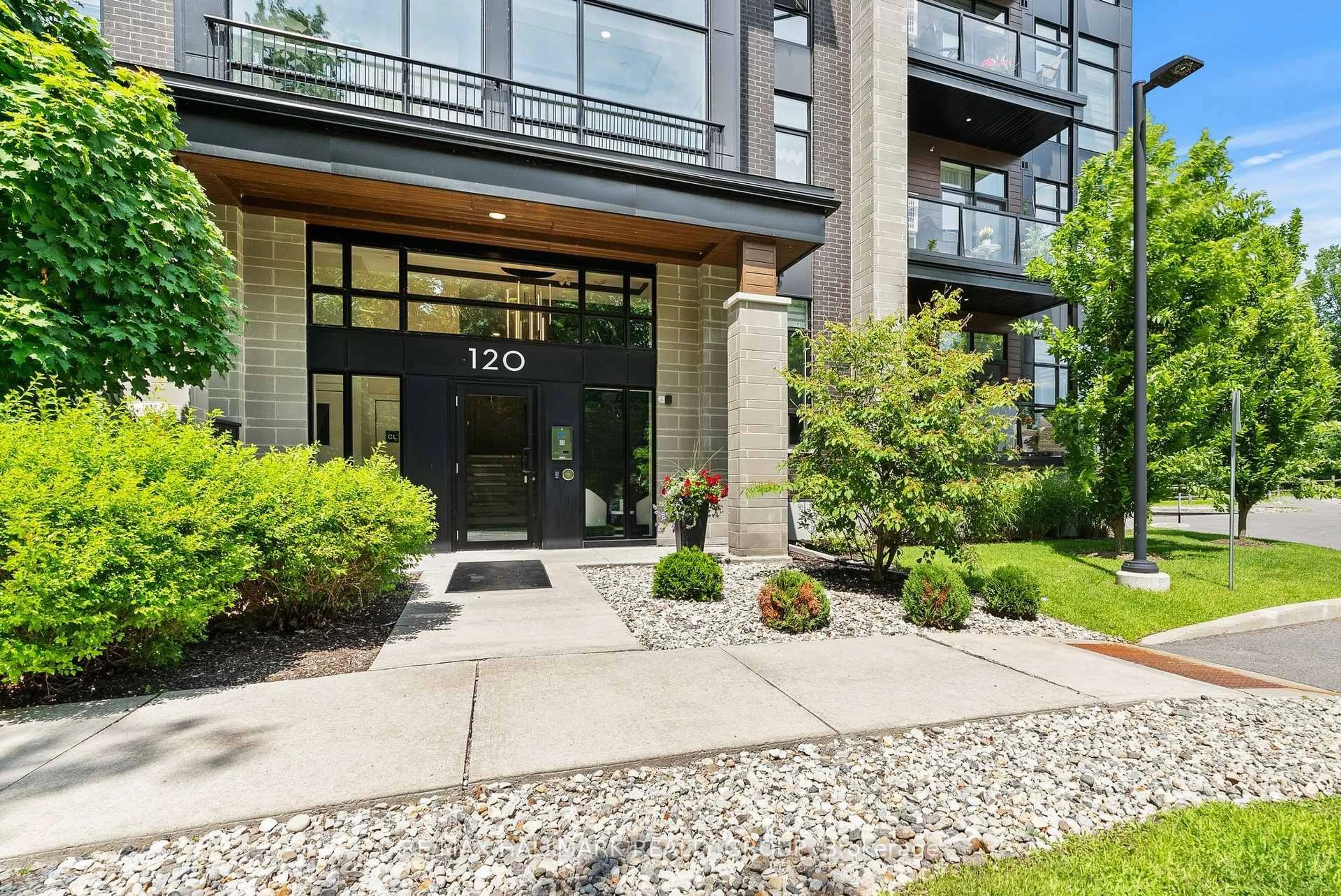Unknown for 120 Cortile Private #101, Ottawa Ontario K1V 2S8