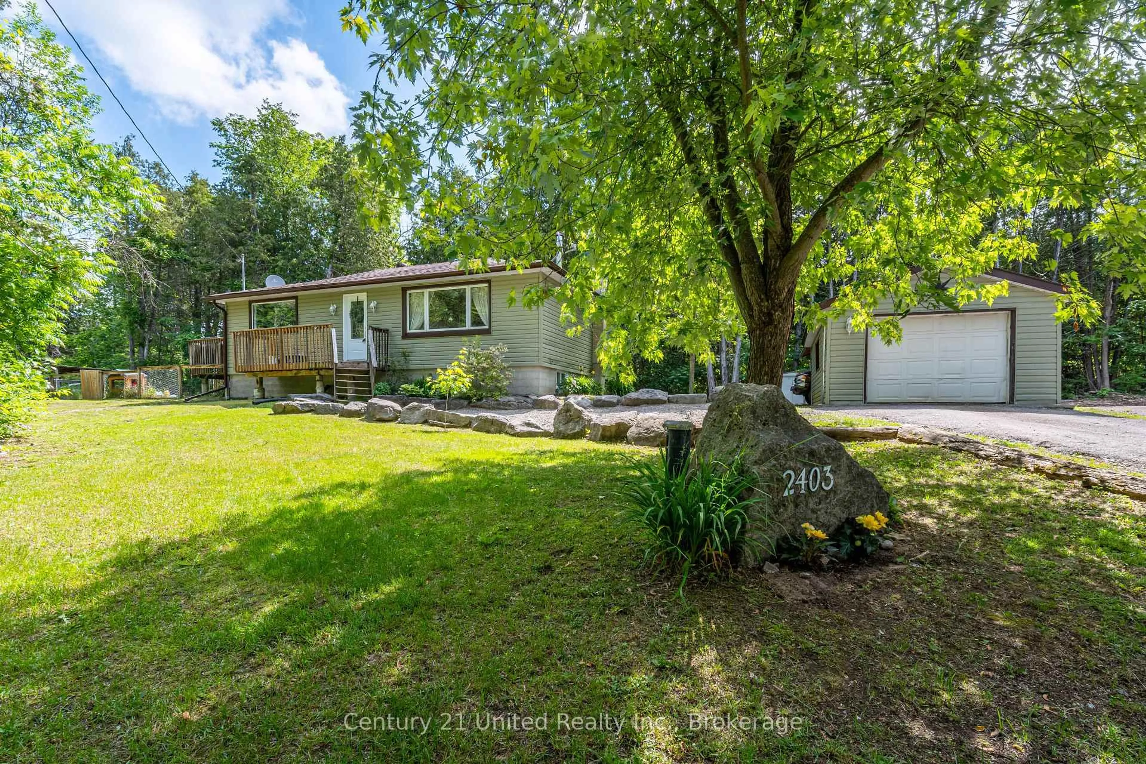 A pic from outside/outdoor area/front of a property/back of a property/a pic from drone, unknown for 2403 Upper Chemung Dr, Selwyn Ontario K0L 2H0