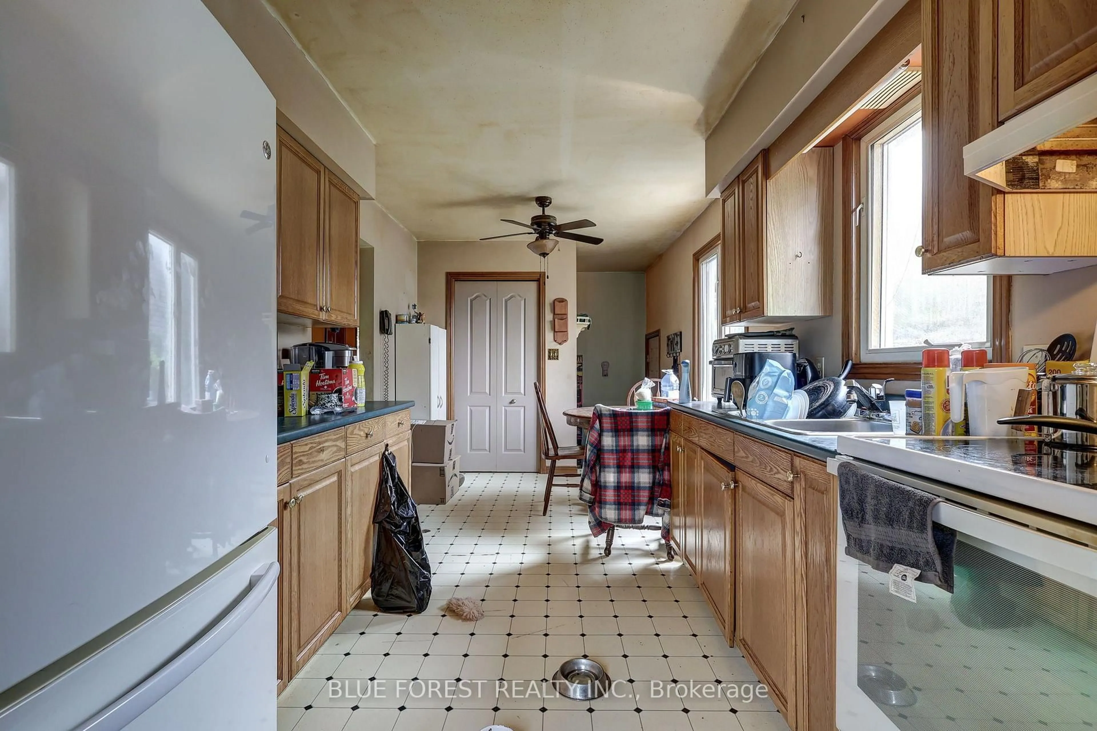 Standard kitchen, ceramic/tile floor for 37 MELANIE Dr, Aylmer Ontario N5H 3G6