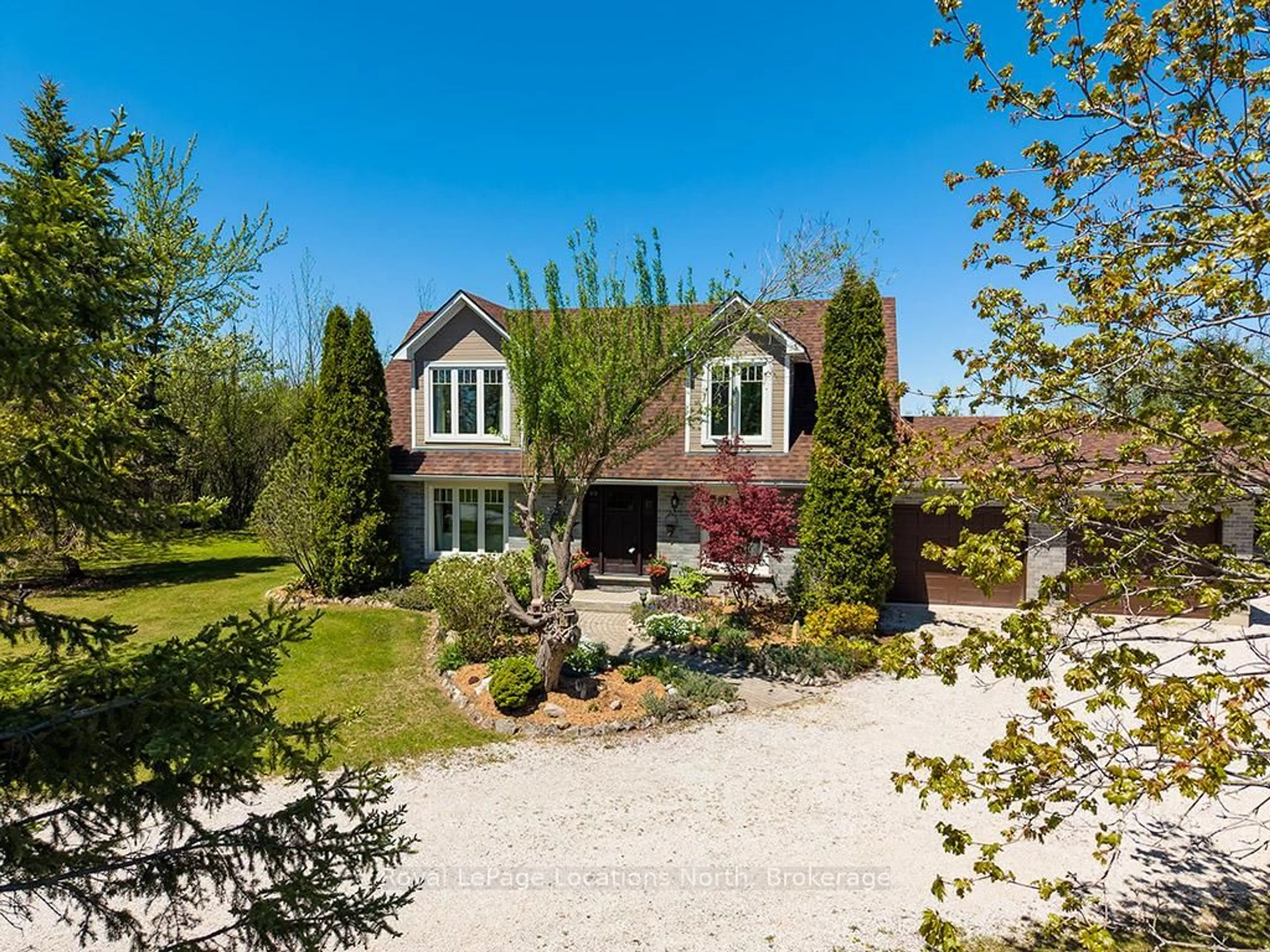 A pic from outside/outdoor area/front of a property/back of a property/a pic from drone, street for 248 St. Vincent Cres, Meaford Ontario N4L 1W7