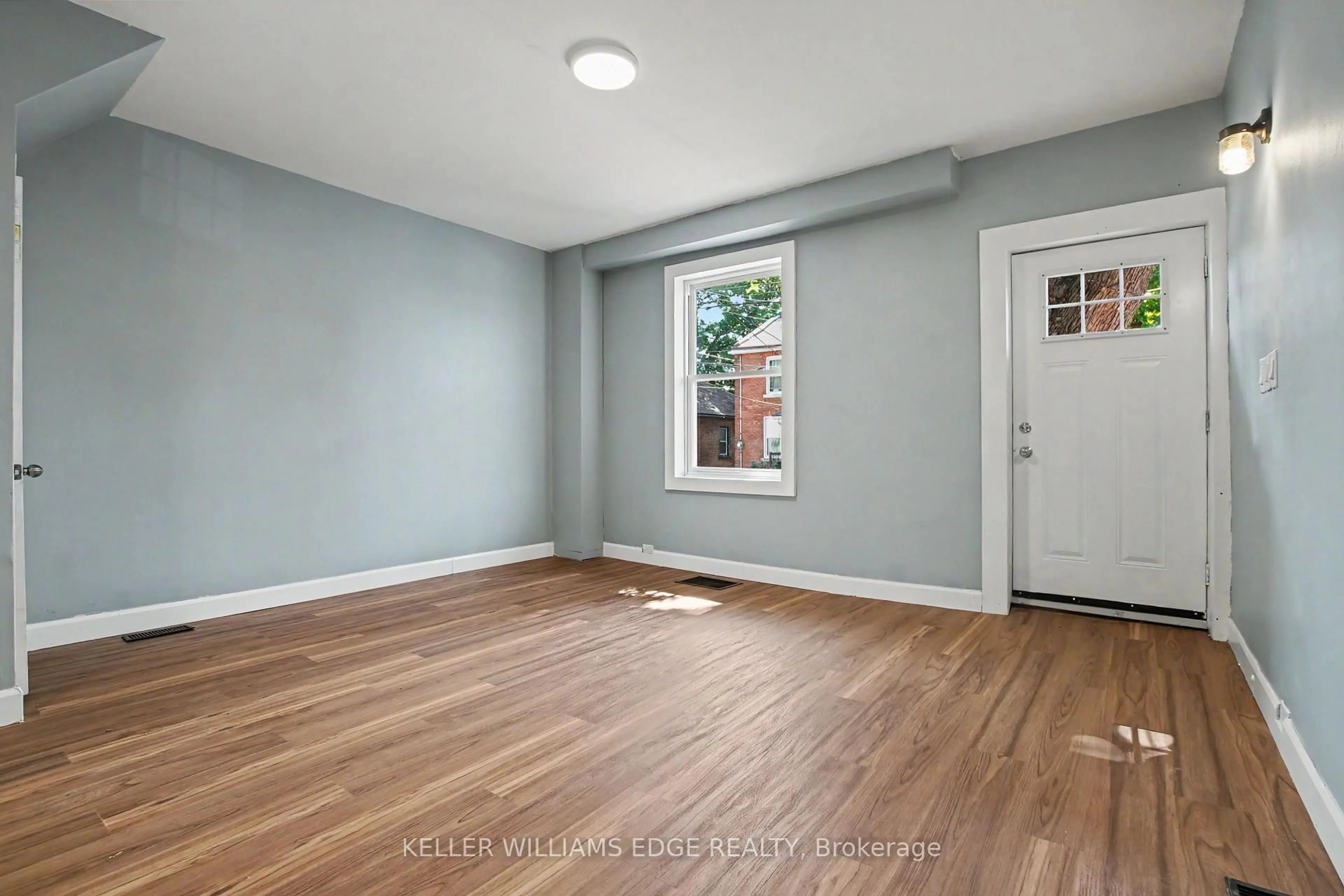 A pic of a room for 89 Cheever St, Hamilton Ontario L8L 5R8