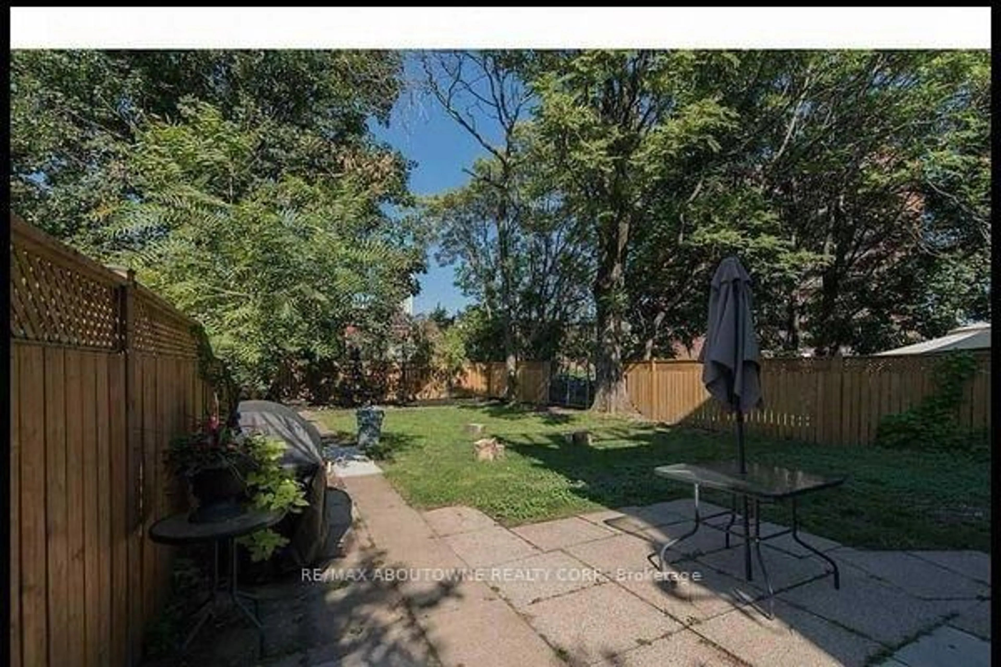 Patio, street for 66 Wellington St, Hamilton Ontario L8N 2R1