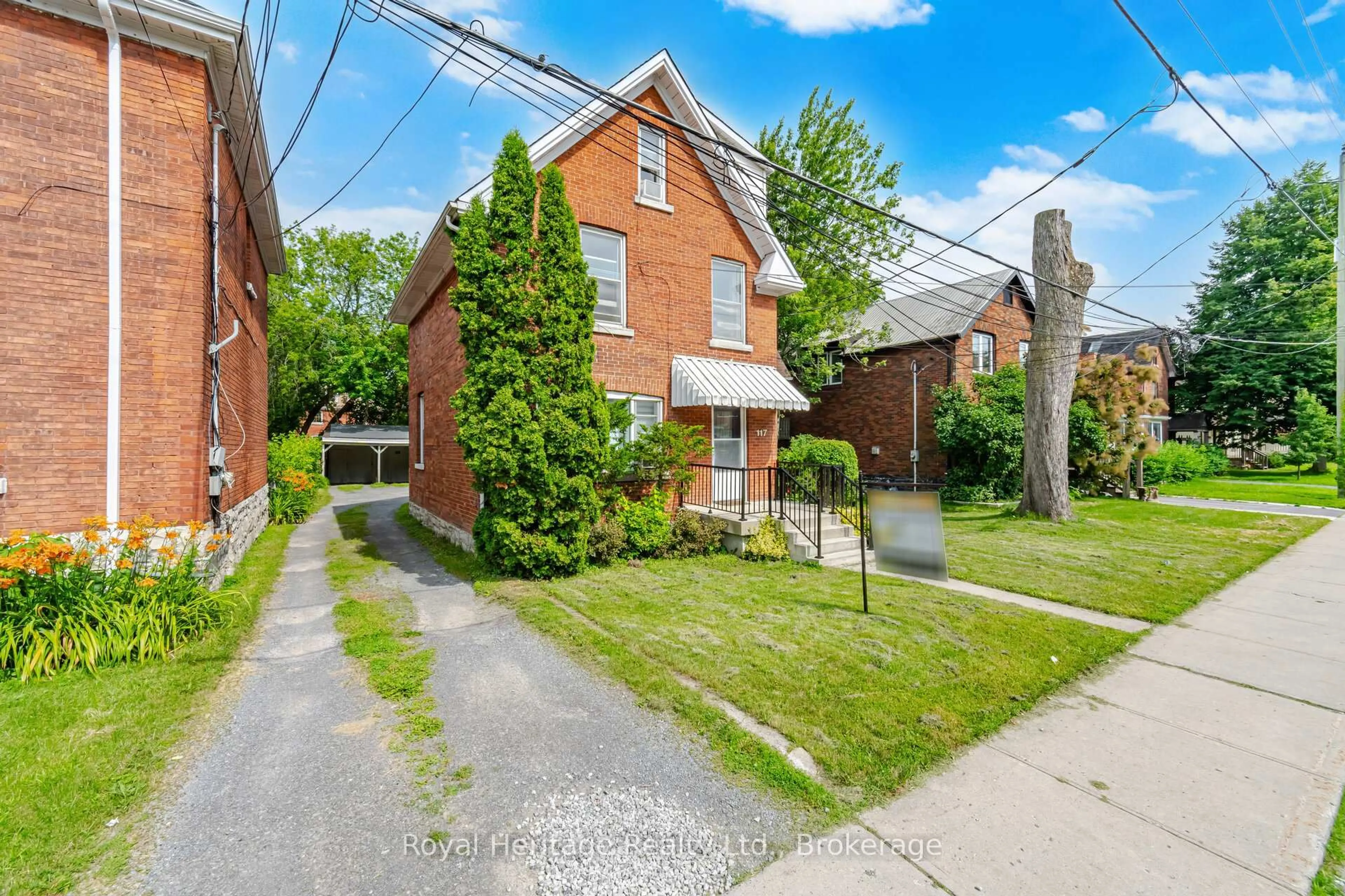 Home with brick exterior material, street for 117 Nelson St, Kingston Ontario K7L 3W9