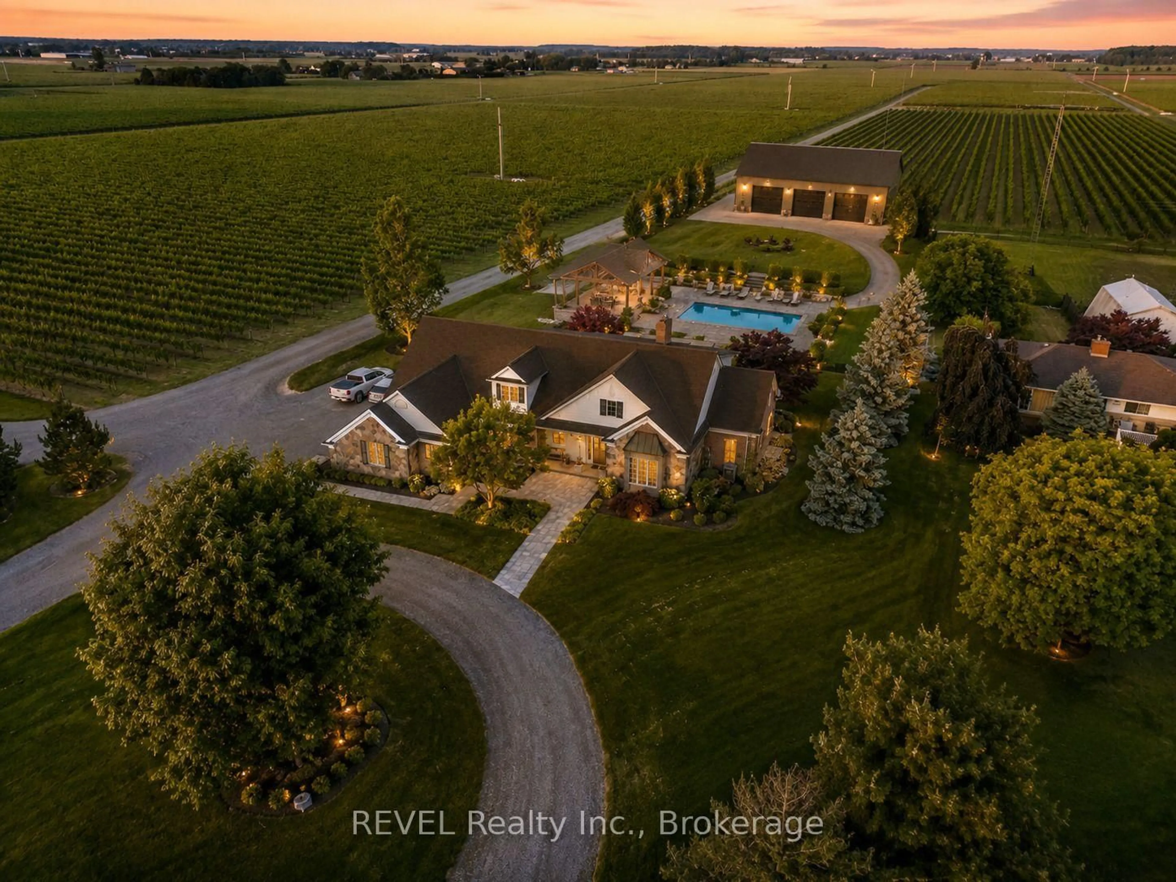 A pic from outside/outdoor area/front of a property/back of a property/a pic from drone, water/lake/river/ocean view for 1275 Four Mile Creek Rd, Niagara-on-the-Lake Ontario L0S 1J0