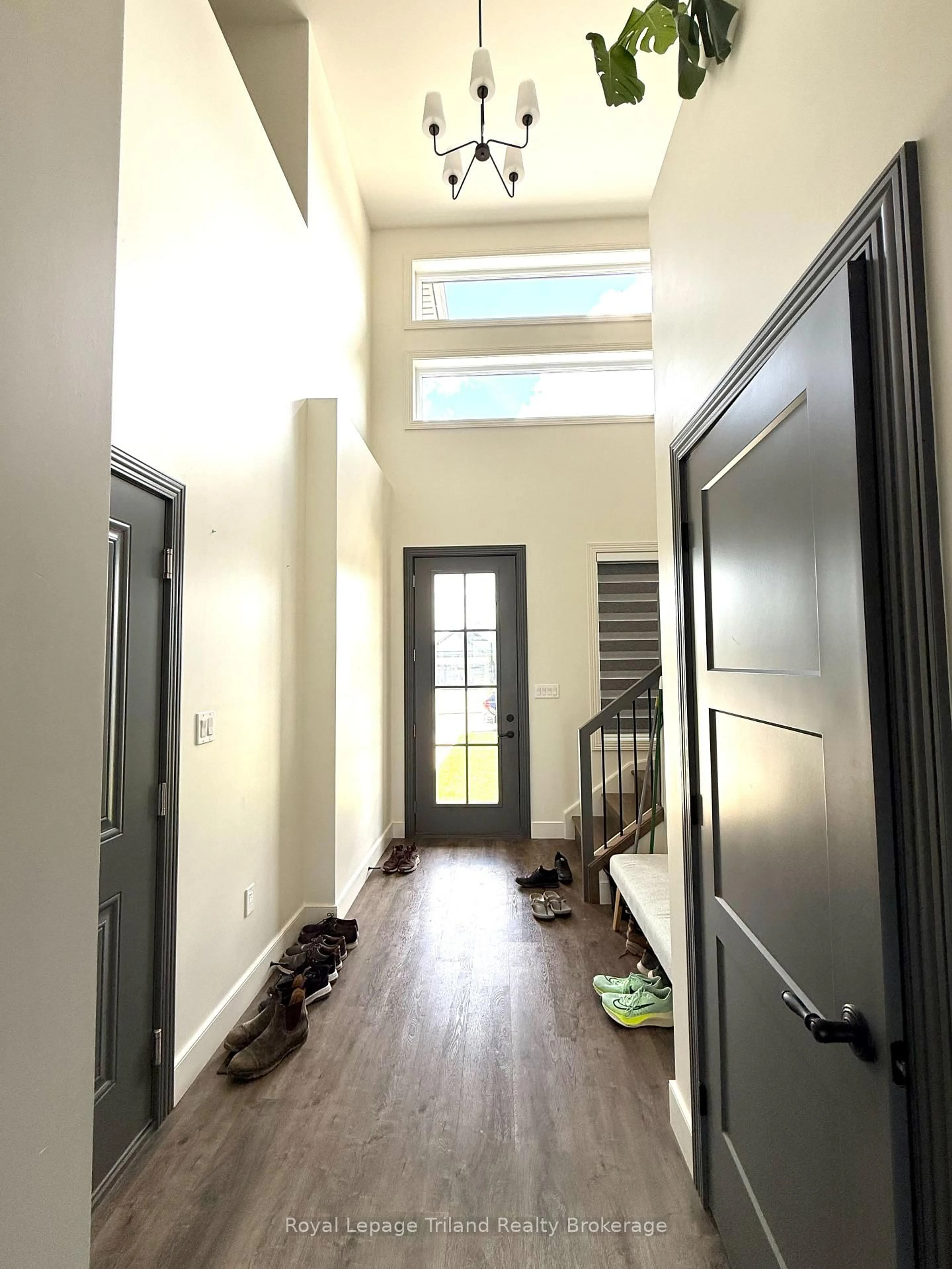 Indoor entryway for 75 Trailview Dr, Tillsonburg Ontario N4G 0K1
