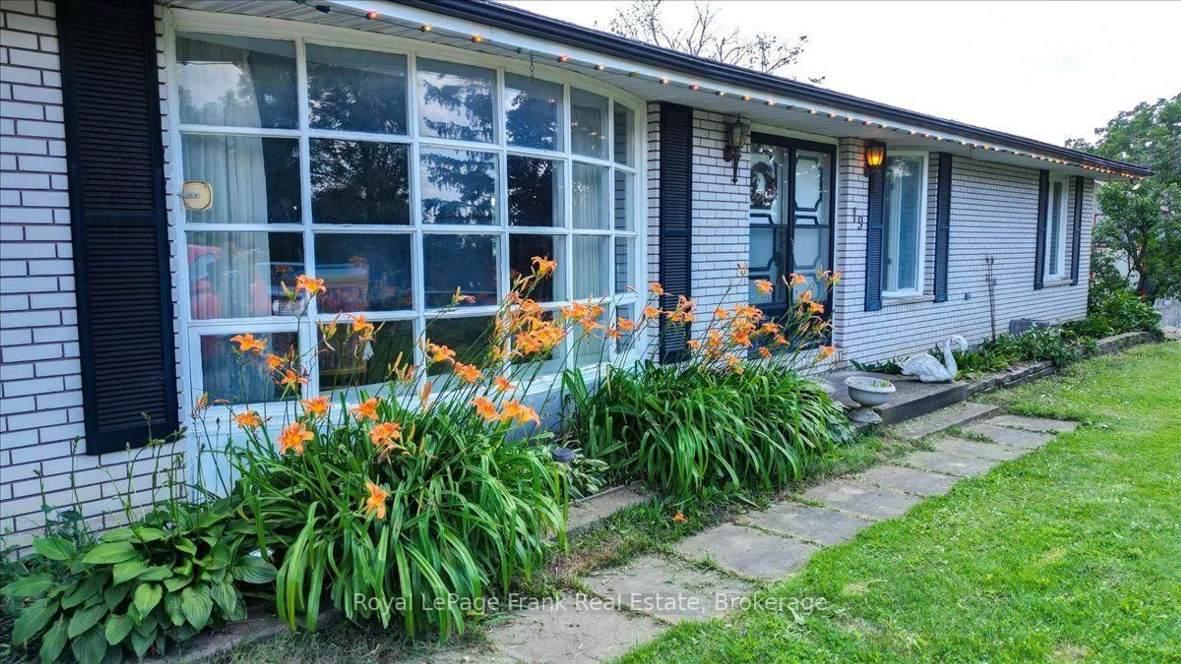 Patio, street for 19 County Rd 2, Otonabee-South Monaghan Ontario K0L 1B0