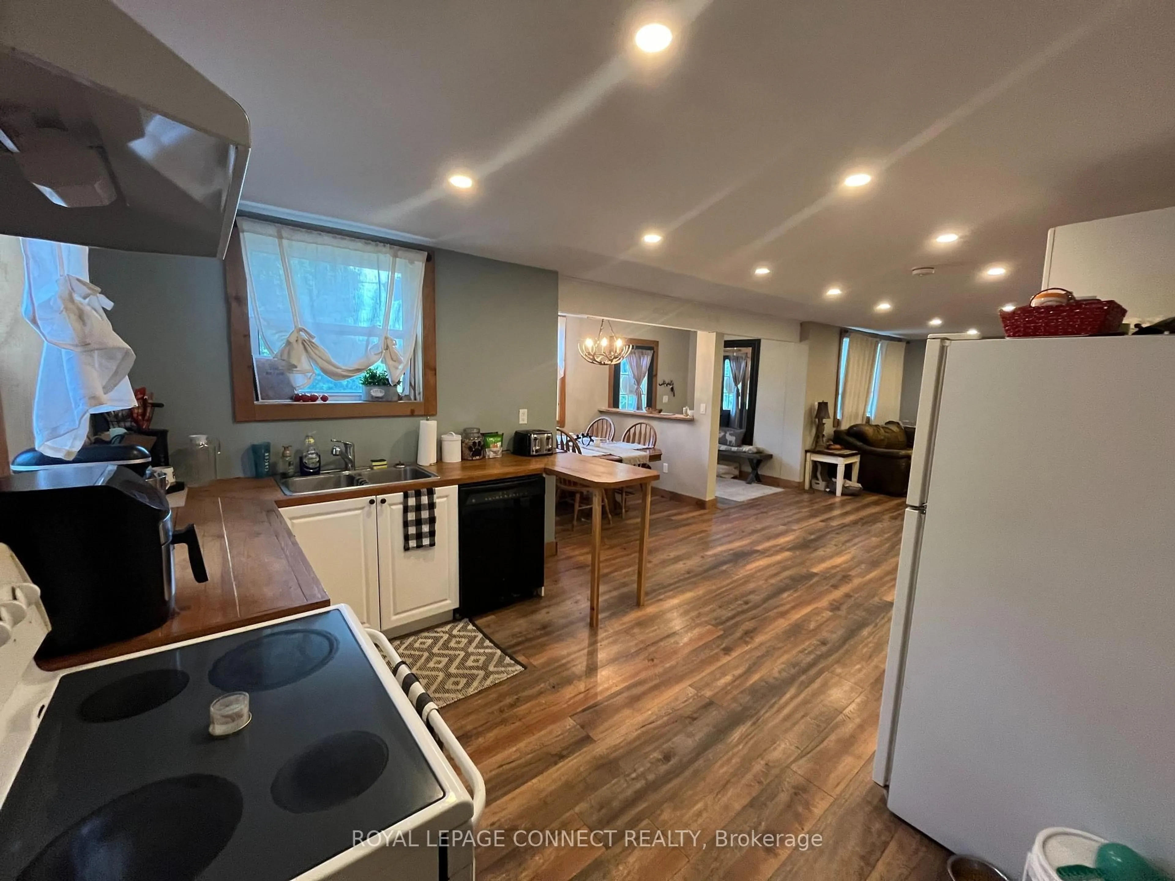 Open concept kitchen, unknown for 190 Pontypool Rd, Kawartha Lakes Ontario L0A 1K0