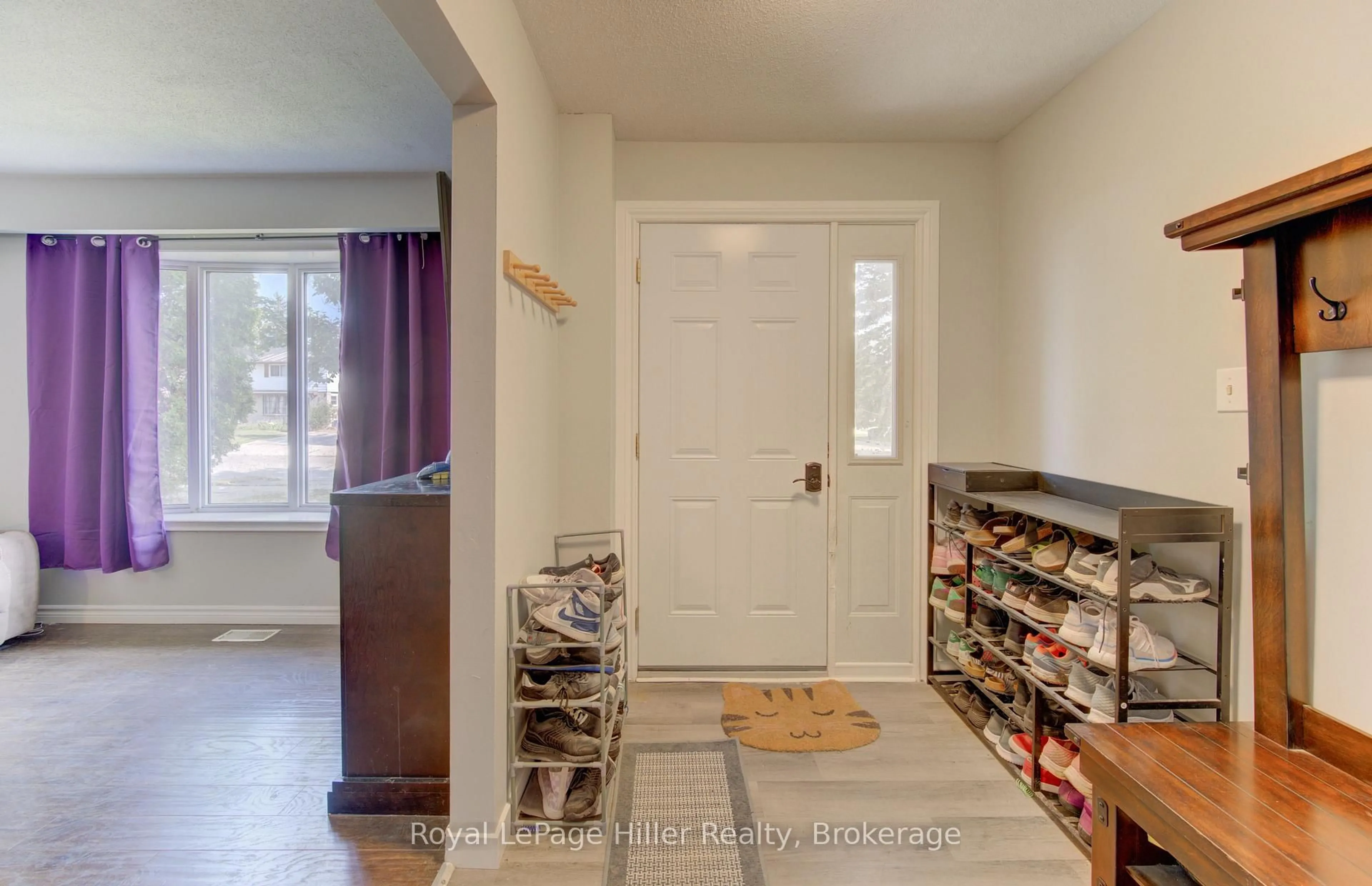 Indoor entryway for 61 Babb Cres, Stratford Ontario N5A 6Z8