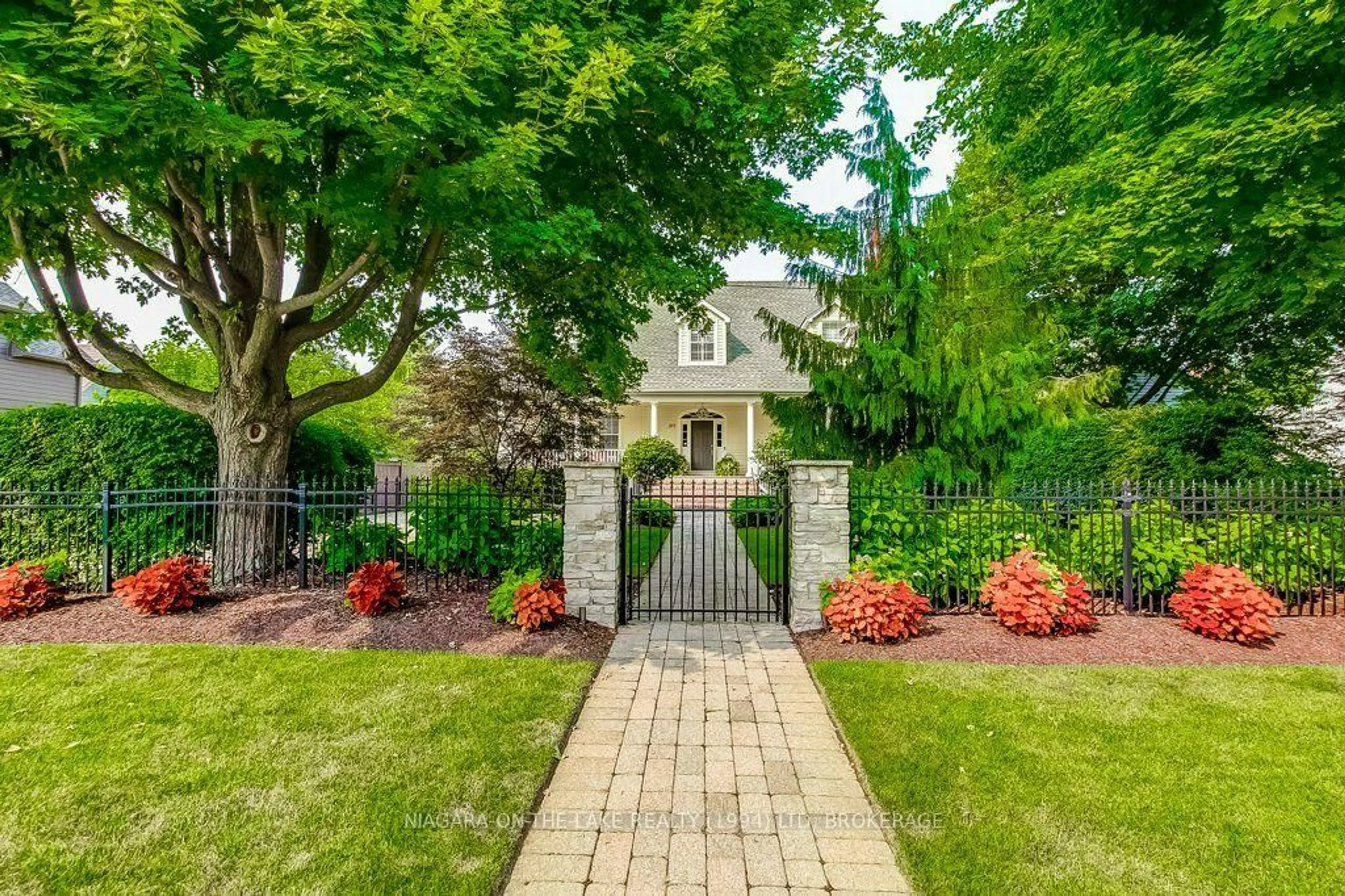 Home with brick exterior material, street for 377 Johnson St, Niagara-on-the-Lake Ontario L0S 1J0