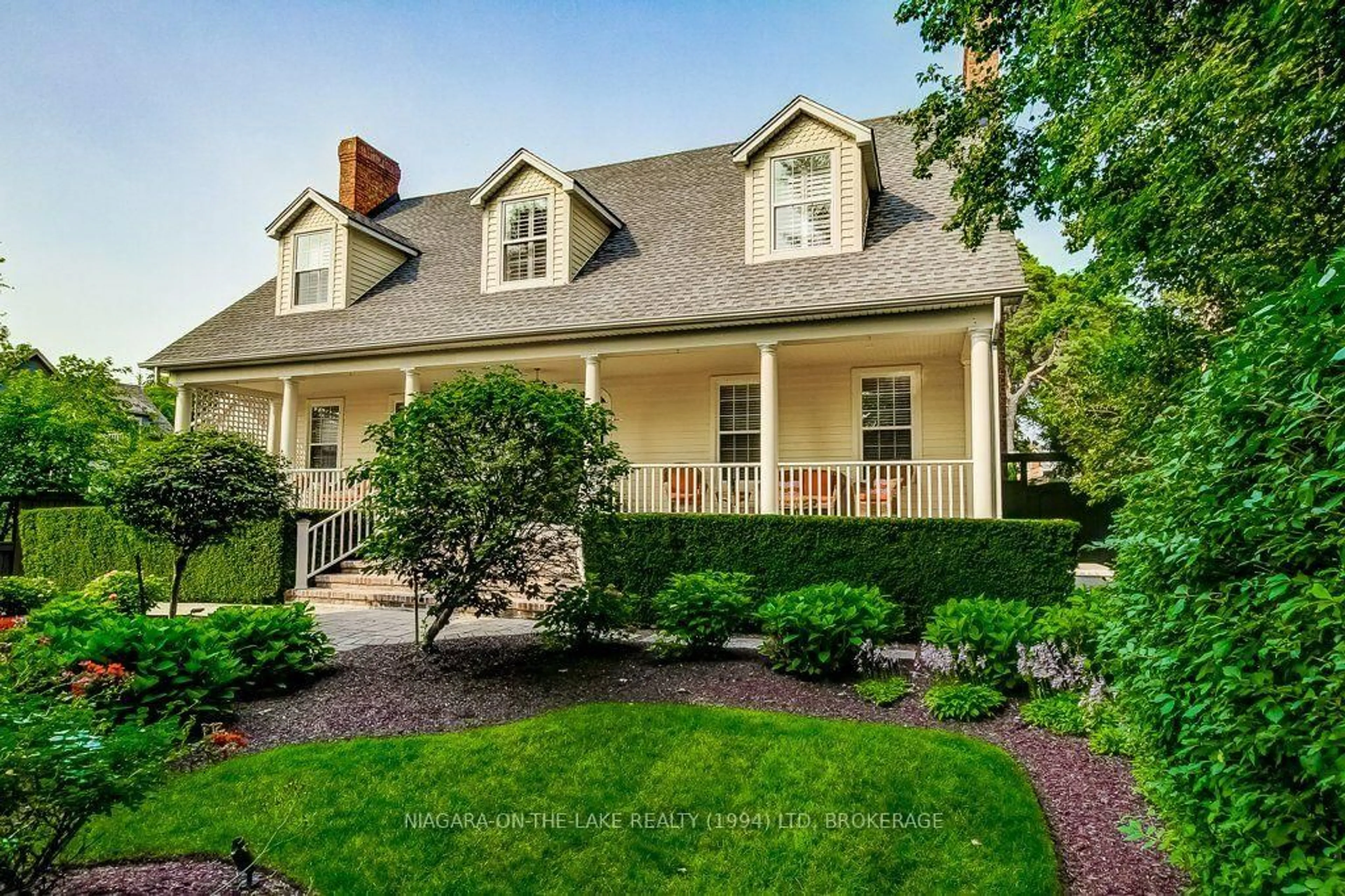 Home with brick exterior material, street for 377 Johnson St, Niagara-on-the-Lake Ontario L0S 1J0