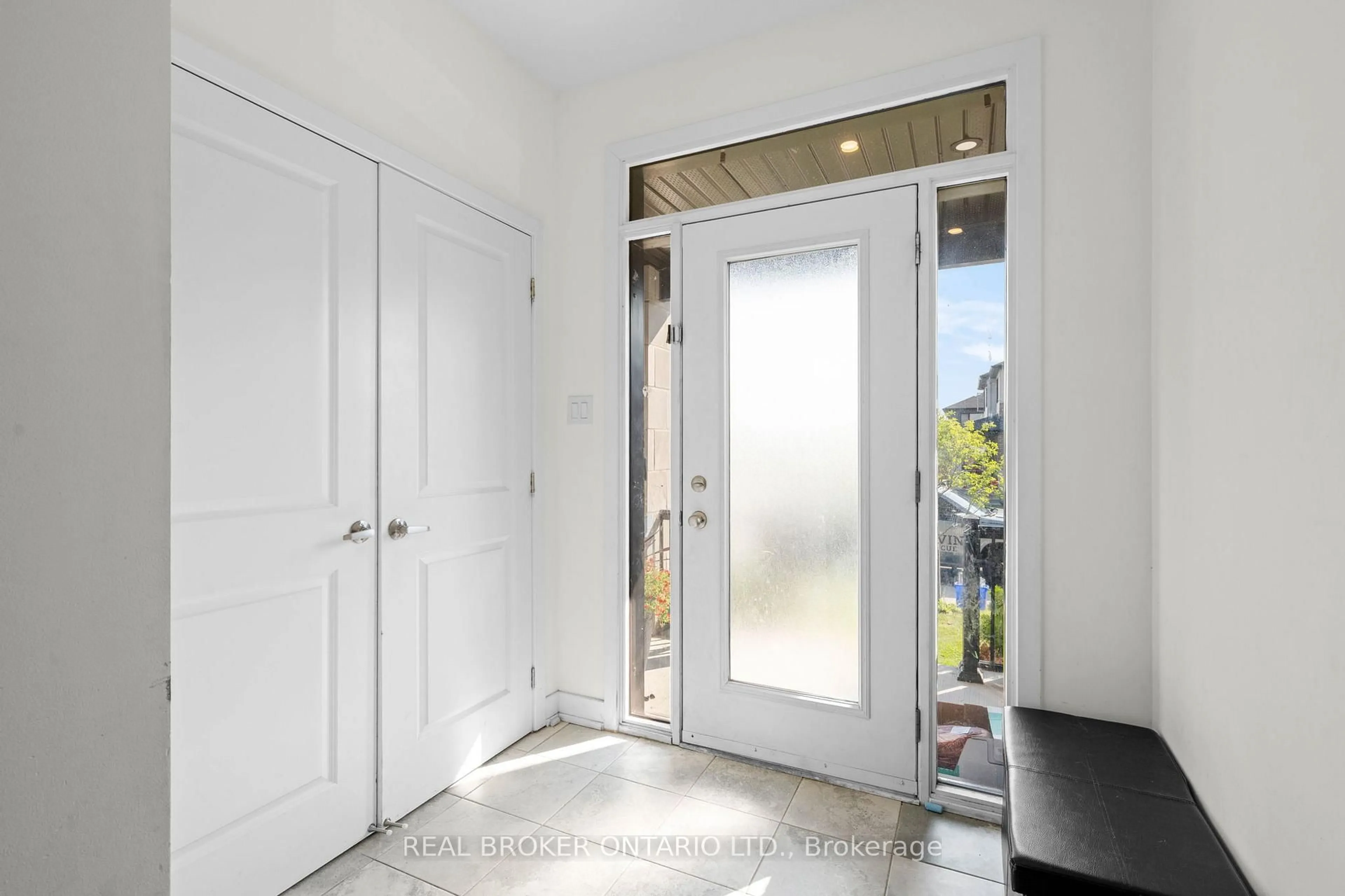 Indoor entryway for 645 Rathburn Lane, Ottawa Ontario K1T 0V9