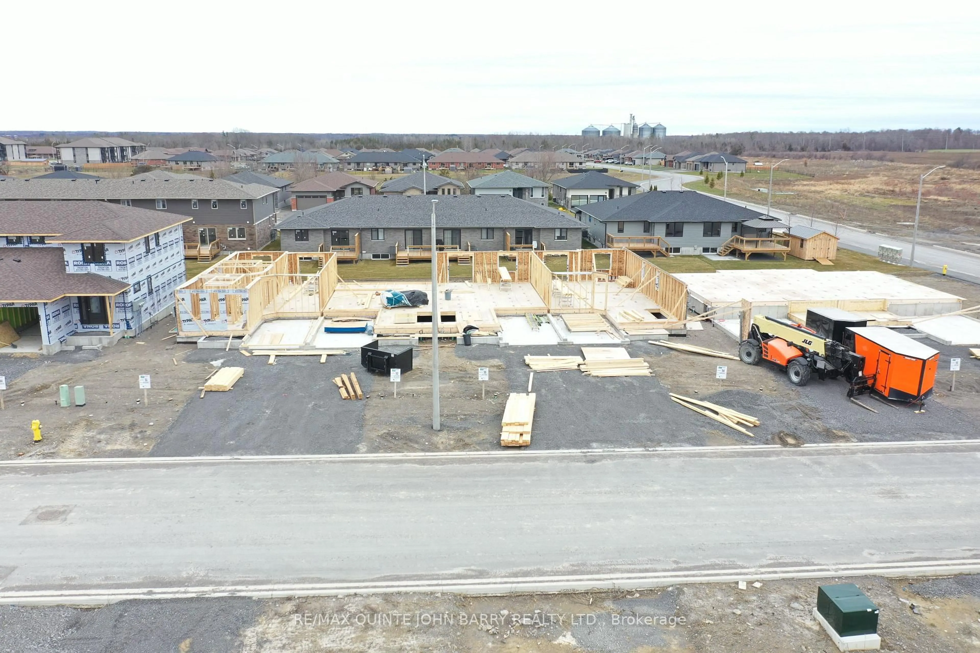 A pic from outside/outdoor area/front of a property/back of a property/a pic from drone, building for 57 Parkland Circle #Lot 53, Quinte West Ontario K8V 0R3