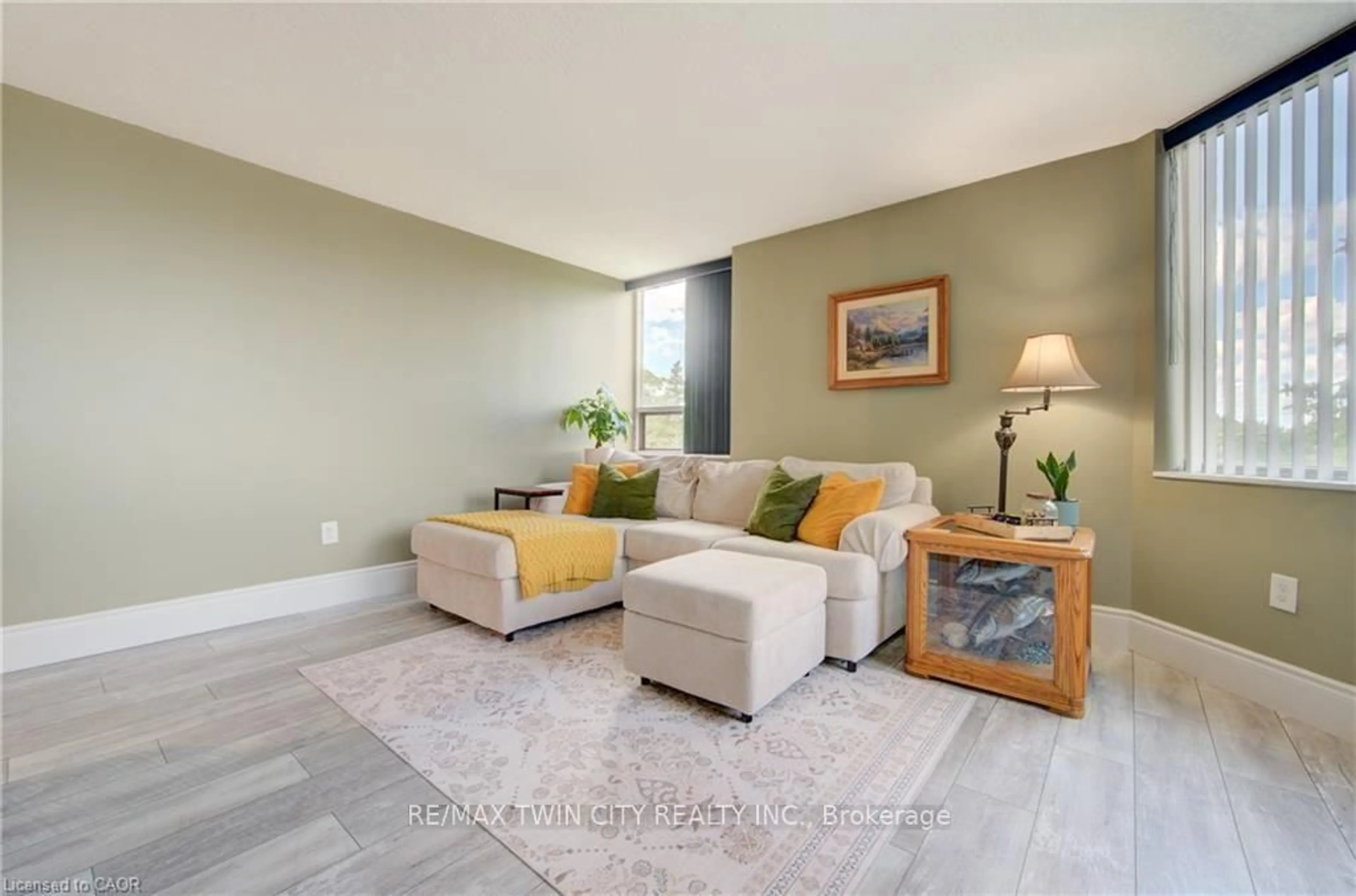 Living room with furniture, unknown for 3227 KING St #409, Kitchener Ontario N2A 3Z9