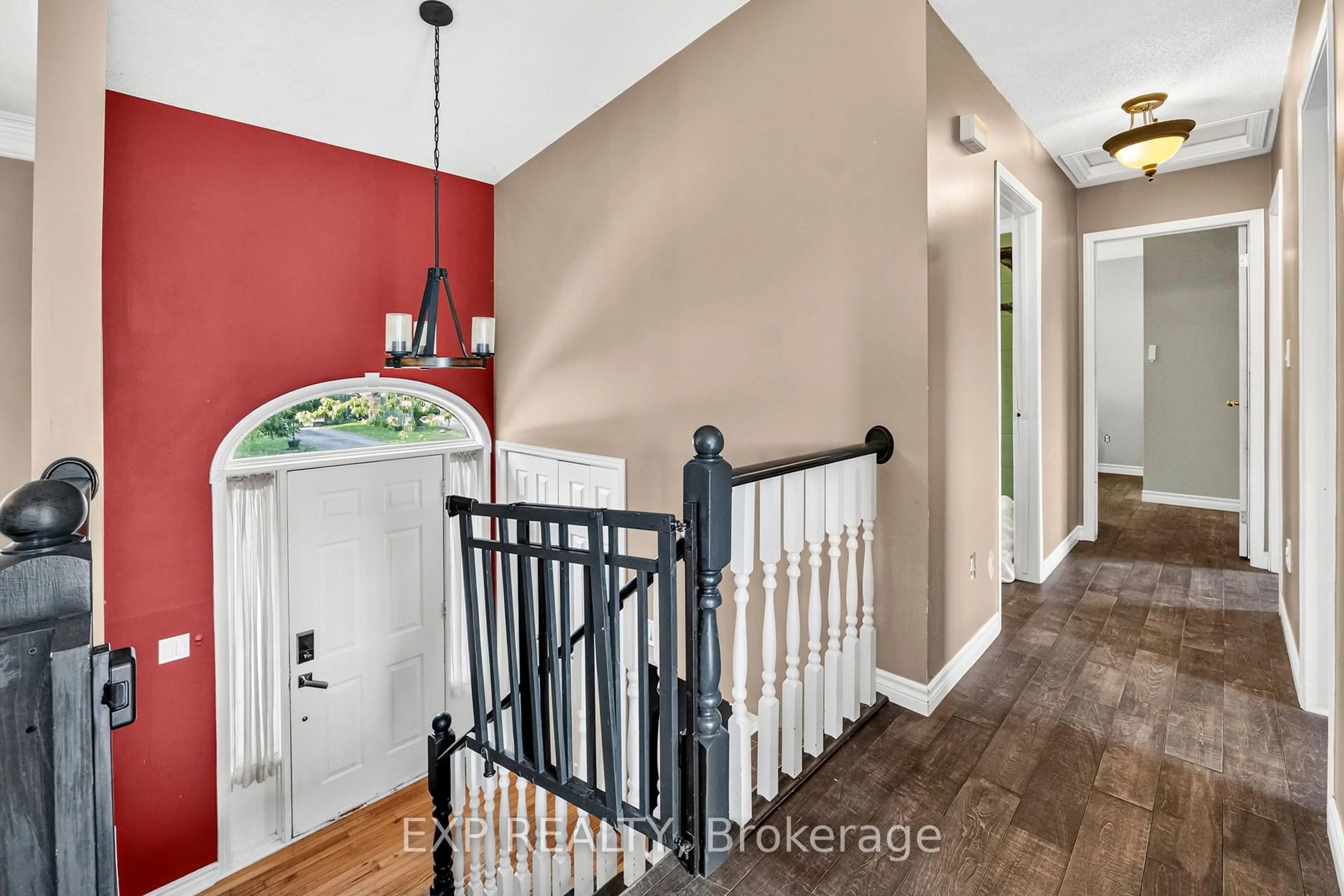 Indoor entryway for 3209 YOUNG Ave, Fort Erie Ontario L0S 1N0