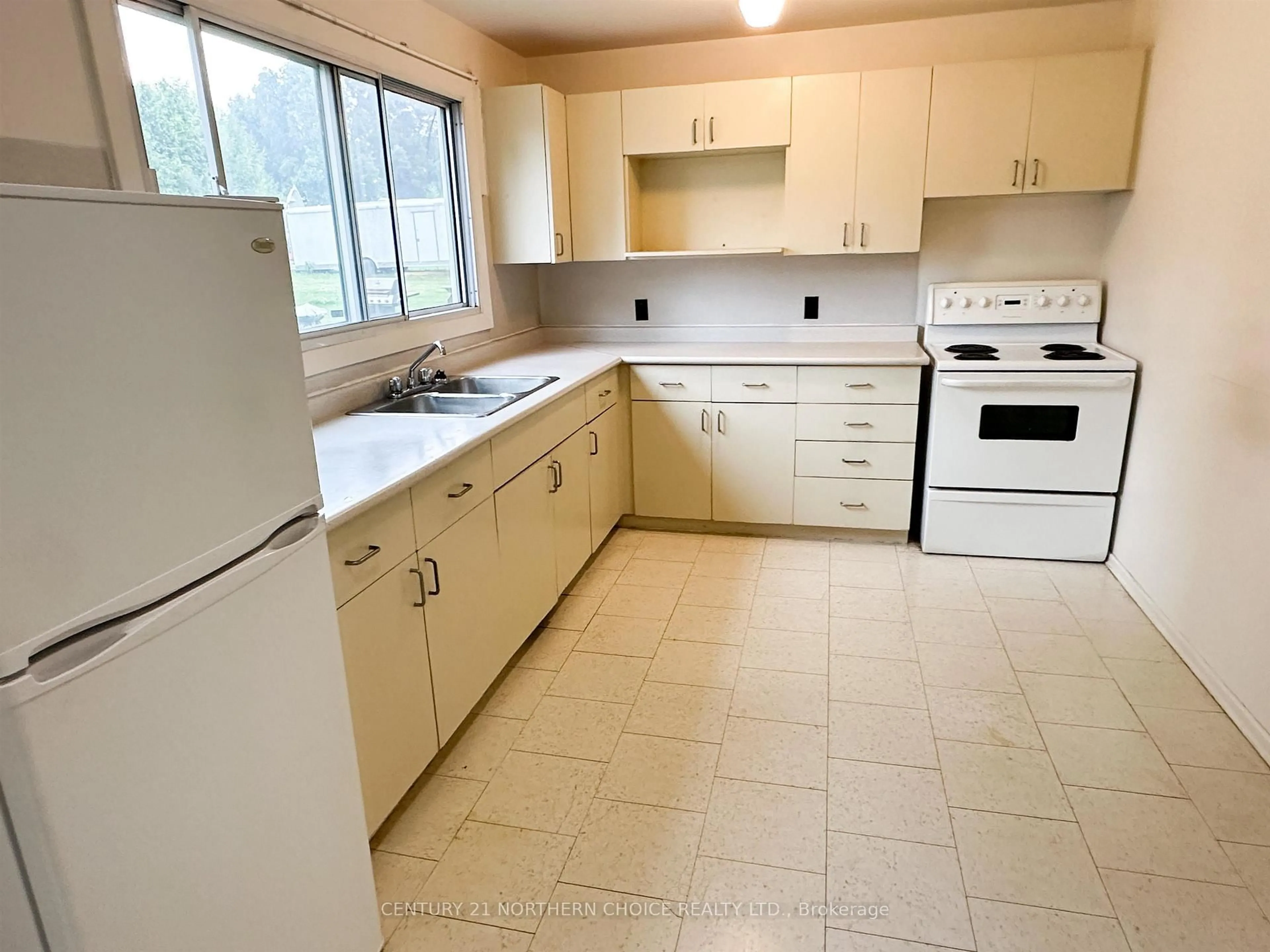 Standard kitchen, ceramic/tile floor for 47/49 Pine St, Ear Falls Ontario P0V 1T0